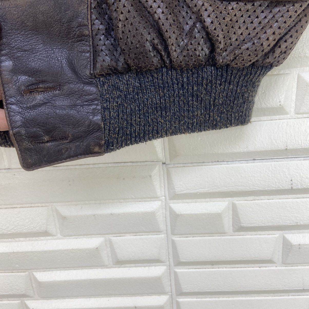 Genuine Leather × Vintage Vintage Asia by Nesti & Co Leather Vests Size US S / EU 44-46 / 1 - 14 Thumbnail