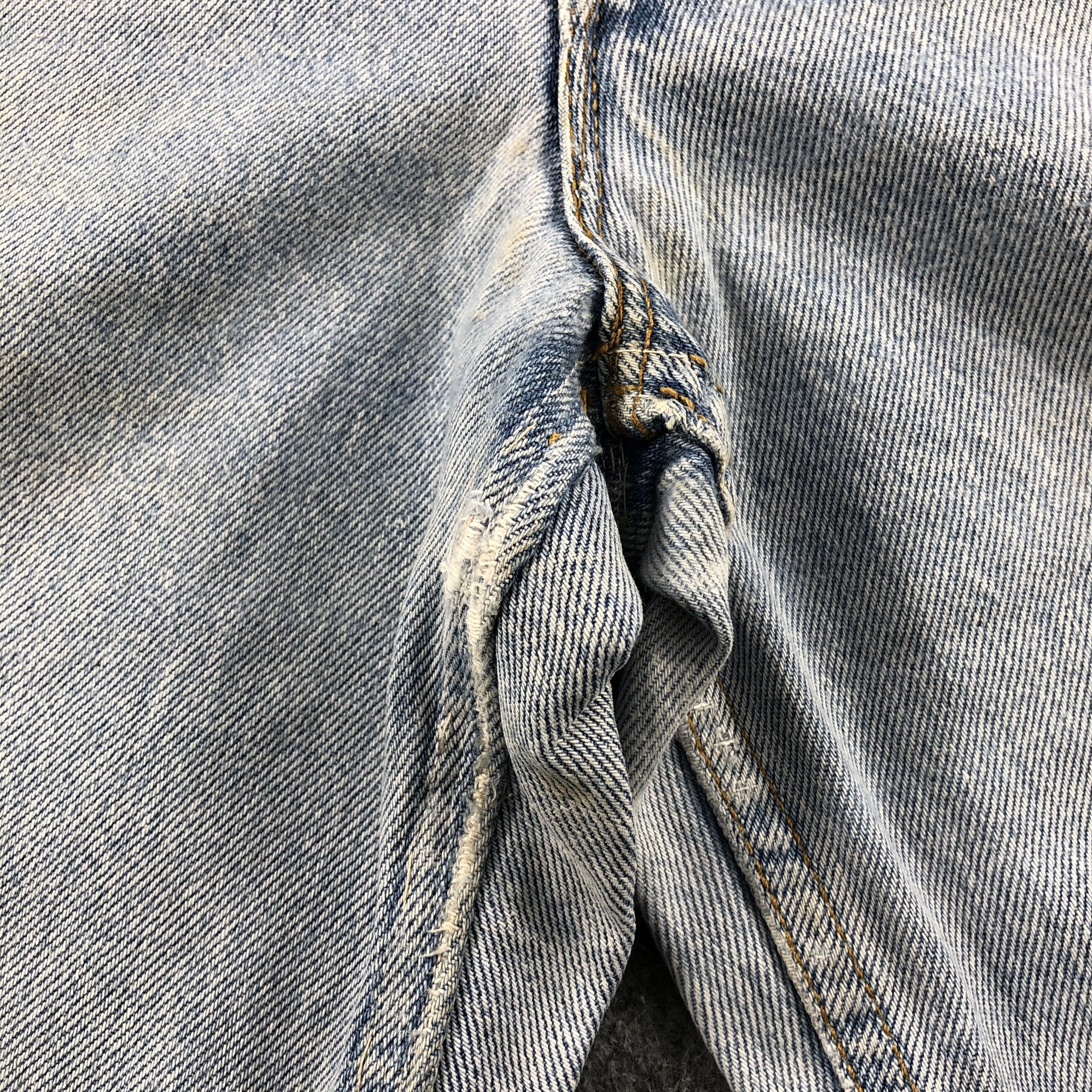 Levi's Vintage 90s Light Wash Levis 501 Jeans-J1478 Size US 28 / EU 44 - 9 Thumbnail