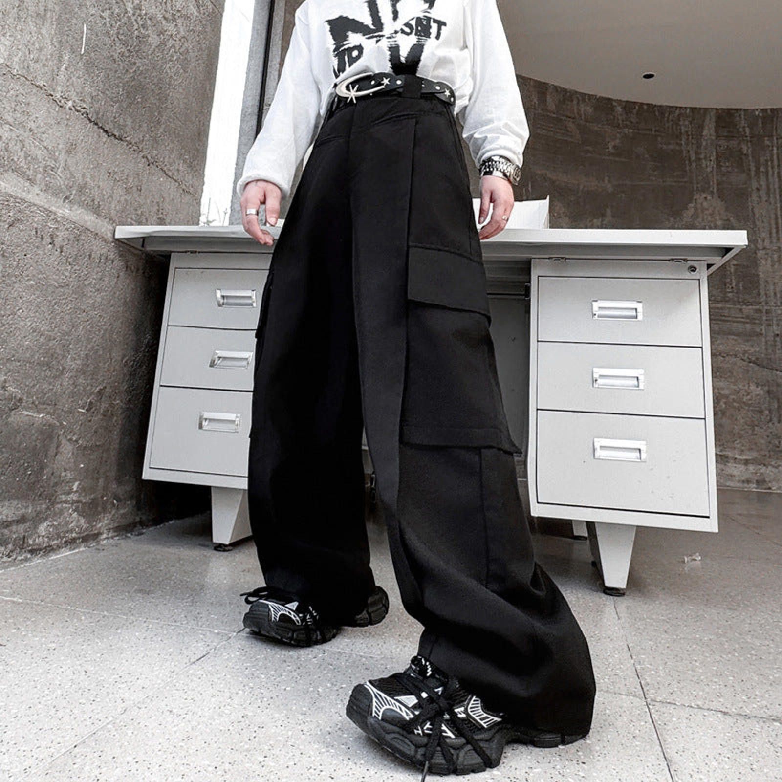 Japanese Brand Black Wide Leg Cargo Pants, Loose Fit Utility Trousers Size US 32 / EU 48 - 1 Thumbnail