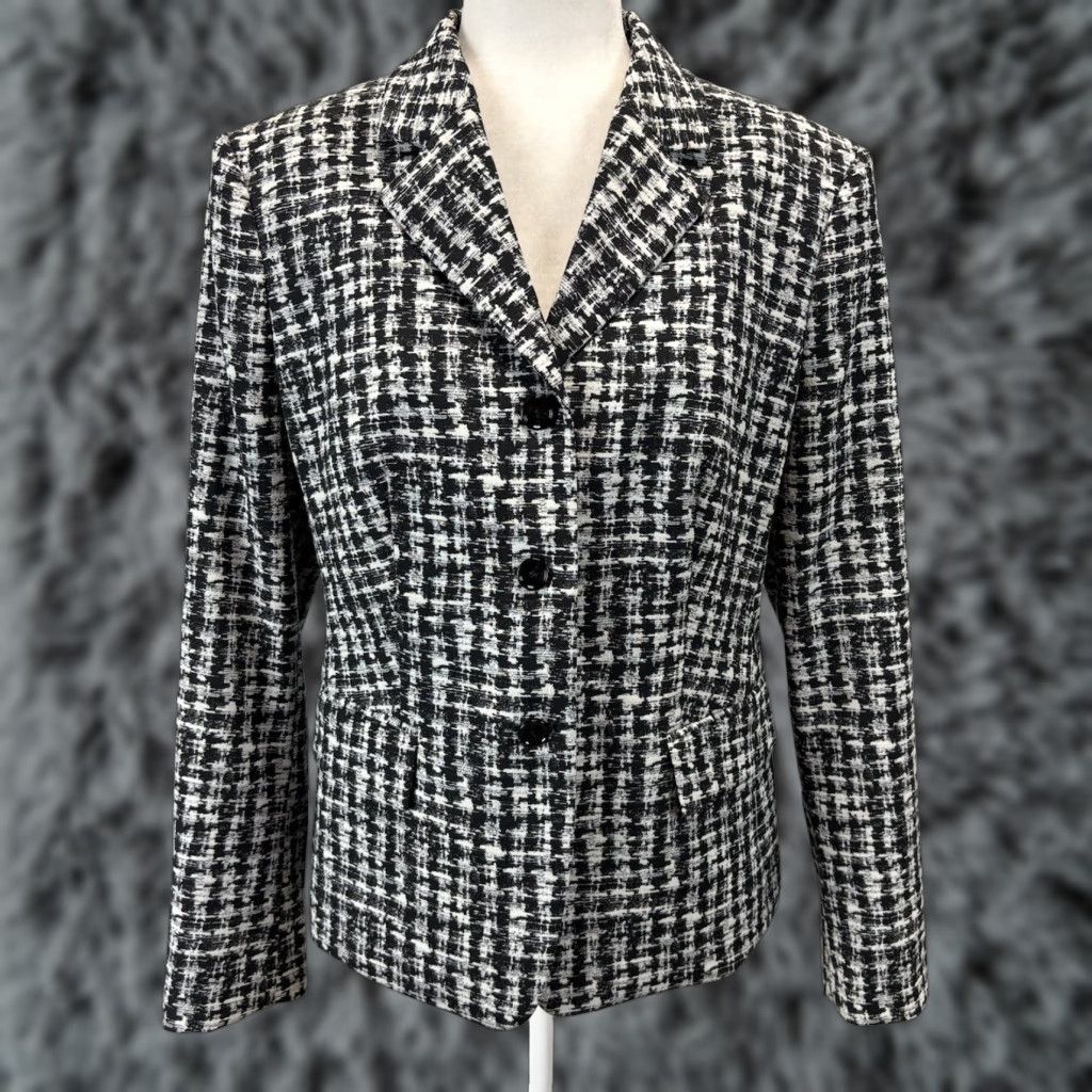 Hugo Boss HUGO BOSS Slim Fit Blazer Jacket Sz 10 Women’s Irregular Check Italian Fabric Black White Jacket Blazer Women Mens? Wait. Size L / US 10 / IT 46 - 1 Thumbnail