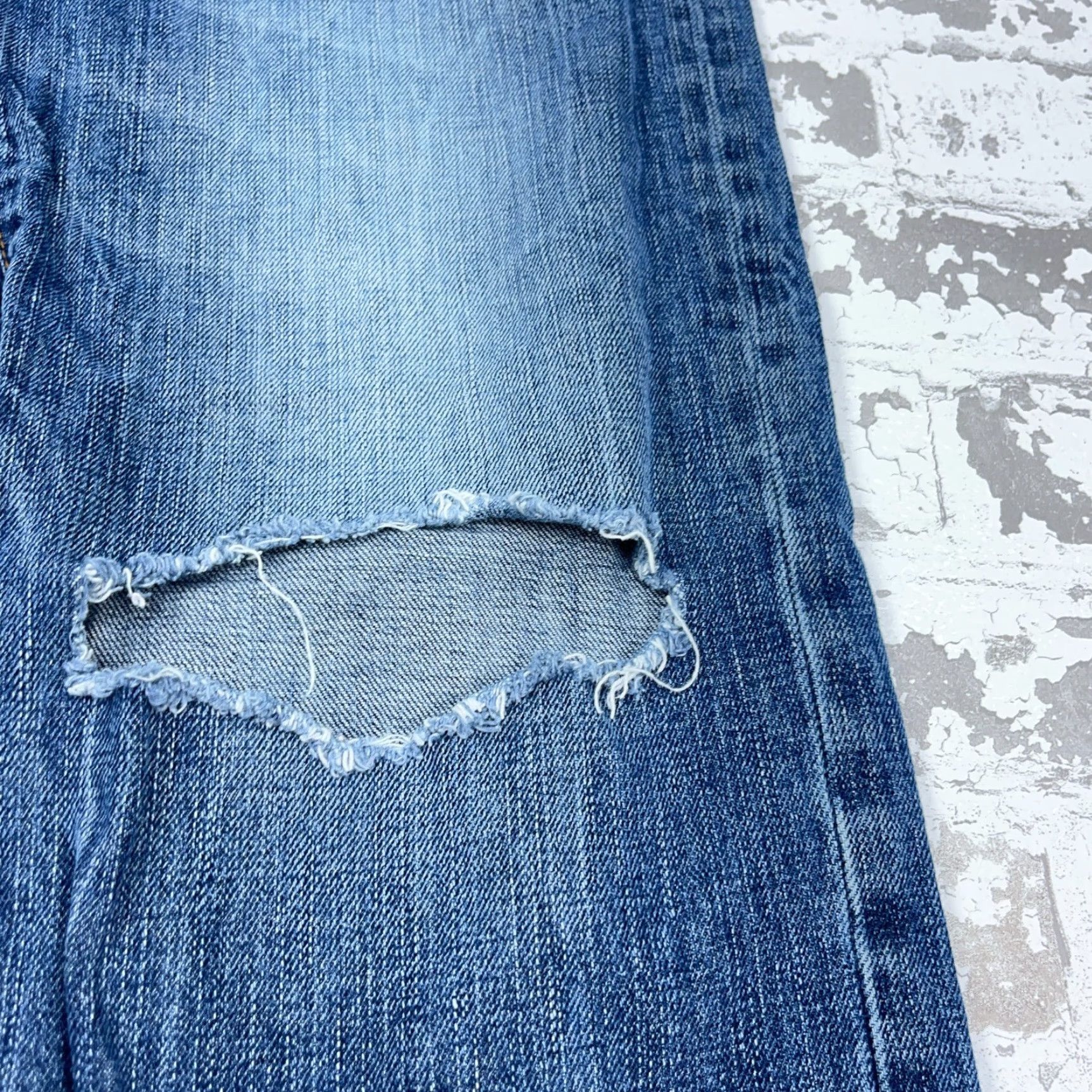 American Eagle Outfitters American Eagle Outfitters Jeans Men 31x32 Straight Leg Denim 5-Pocket Blue Medium Wash Relaxed Fit 31 in Inseam 32 in Vintage: No Mens Size US 31 - 7 Thumbnail