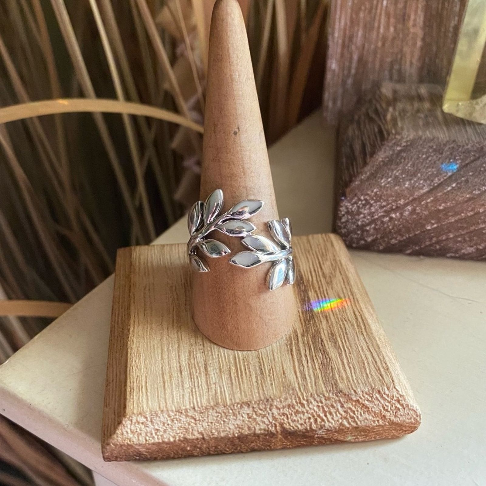 The Unbranded Brand Vines Sterling Silver Leaves Ring Size ONE SIZE - 1 Thumbnail