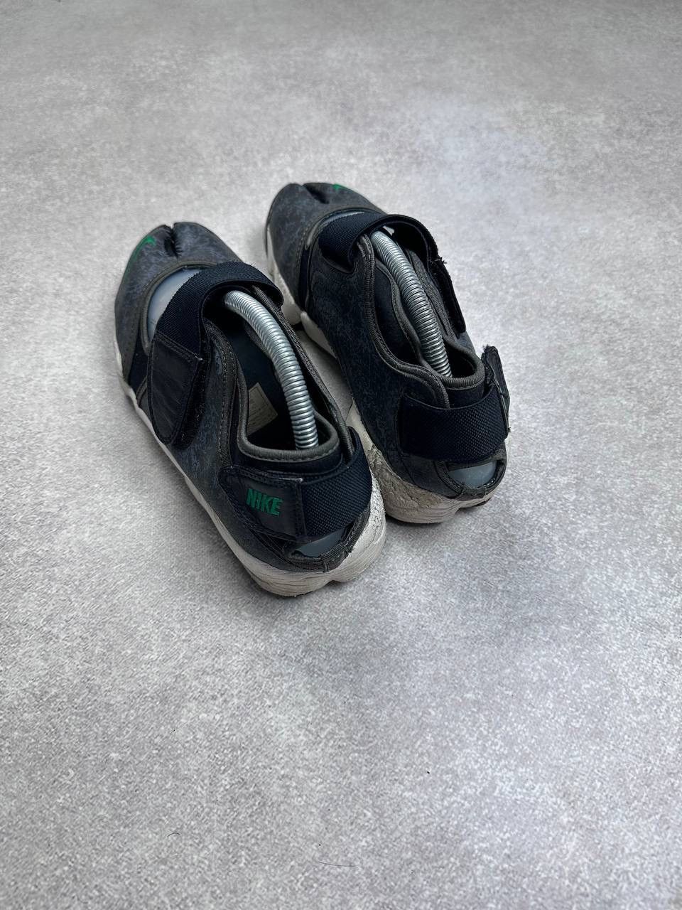 Nike Vintage Nike Air Rift Margiela Style Tabi Sneakers Y2K US 9 Size US 9 / EU 42 - 7 Thumbnail