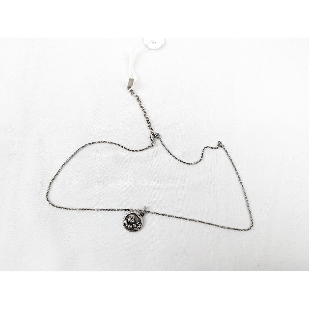 Saint Laurent Paris o1rshd1 Size: OS / Brass Medaille Rose Necklace Argent Oxyde Size ONE SIZE - 7 Thumbnail