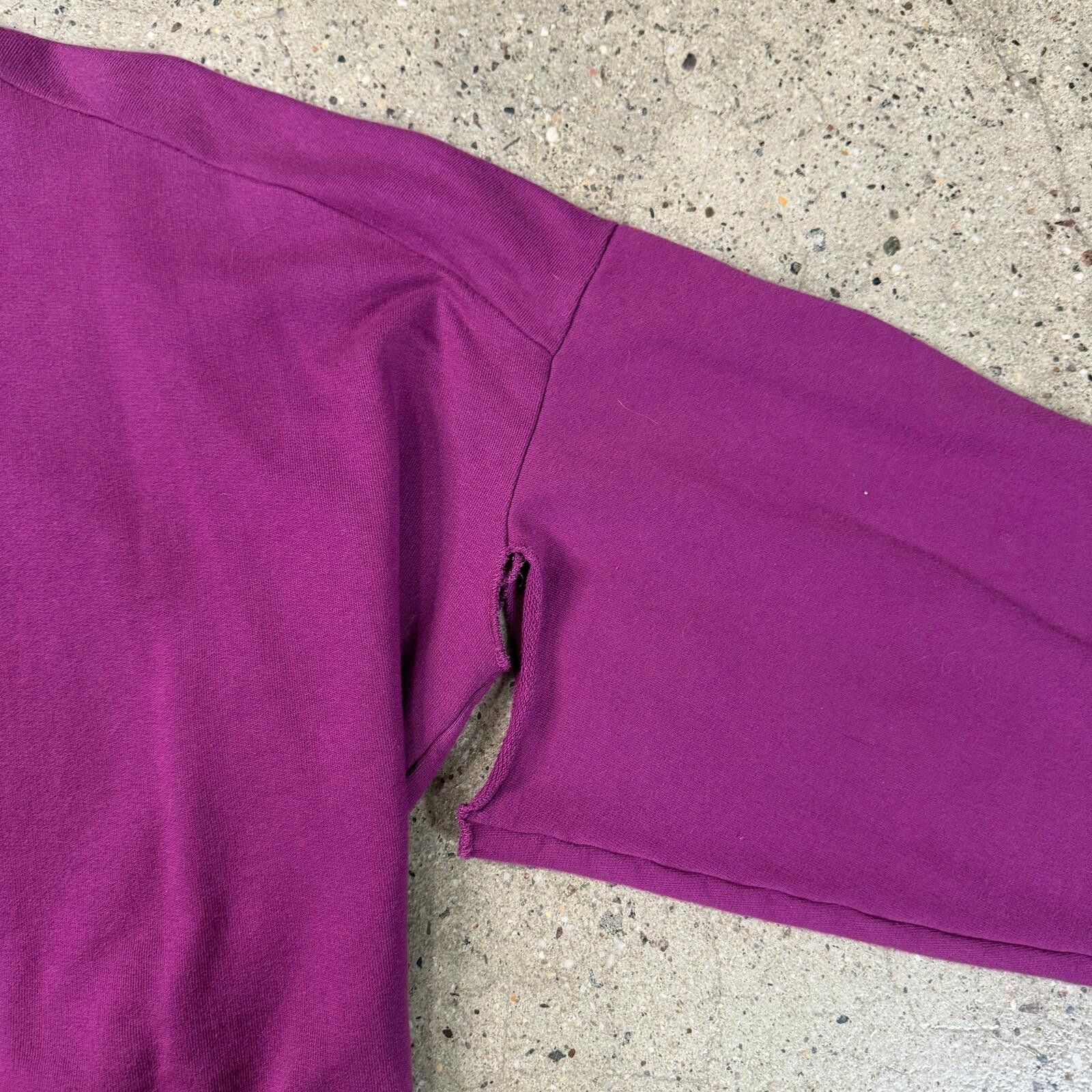 Vetements Vetements Asymmetric Sweater Size US S / EU 44-46 / 1 - 7 Thumbnail