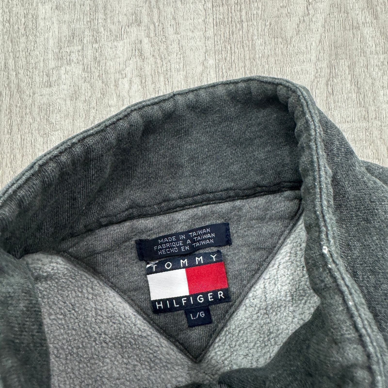 Tommy Hilfiger Vintage Tommy Hilfiger Sweatshirt Men's Large Gray 90s Size US L / EU 52-54 / 3 - 6 Thumbnail