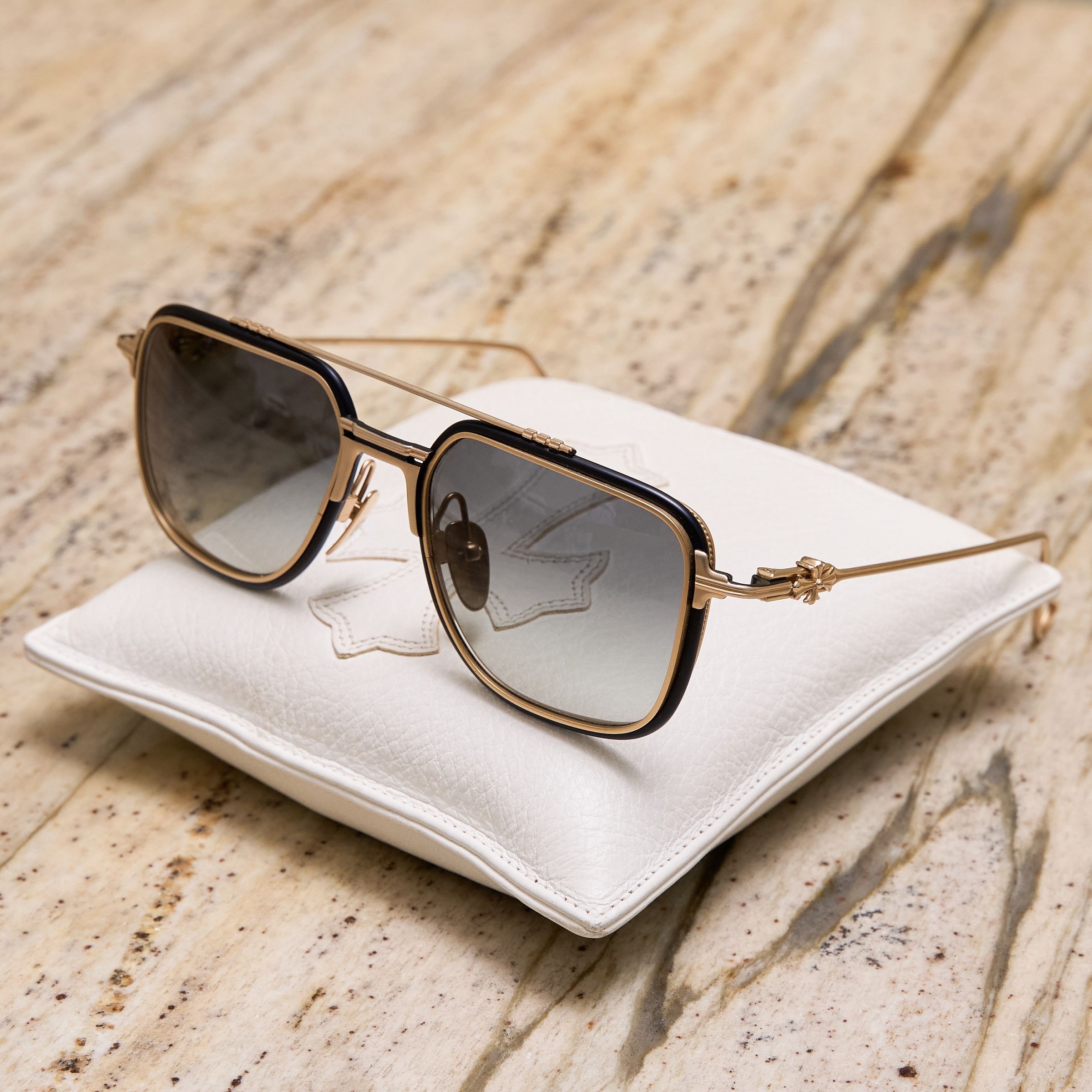 Chrome Hearts CHROME HEARTS HUMPSTER Matte Black/Gold Plated Size ONE SIZE - 1 Thumbnail