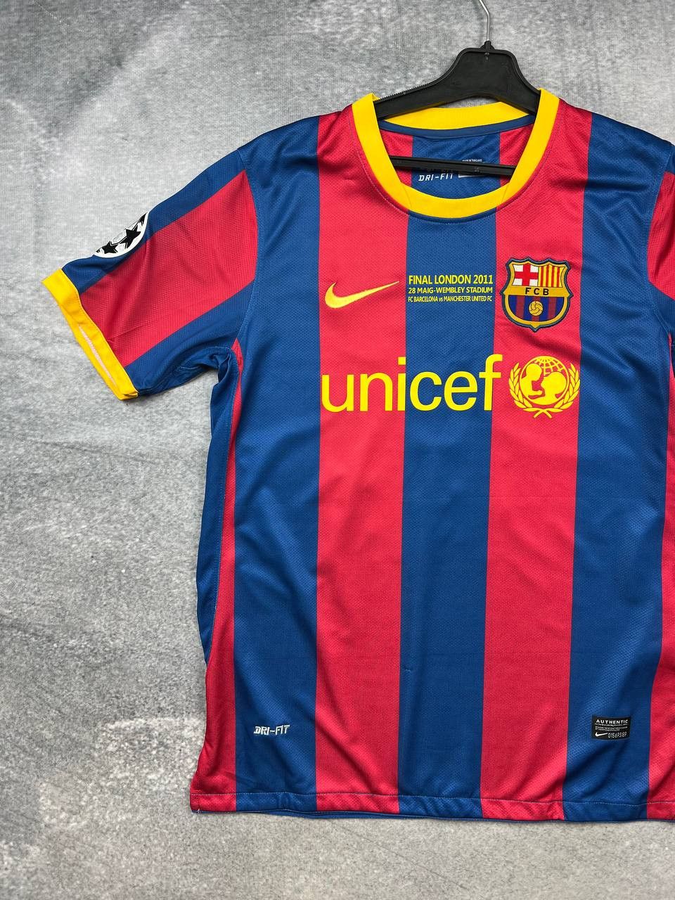 Nike Nike F.C Barcelona #11 Neymar JR Size US M / EU 48-50 / 2 - 2 Thumbnail