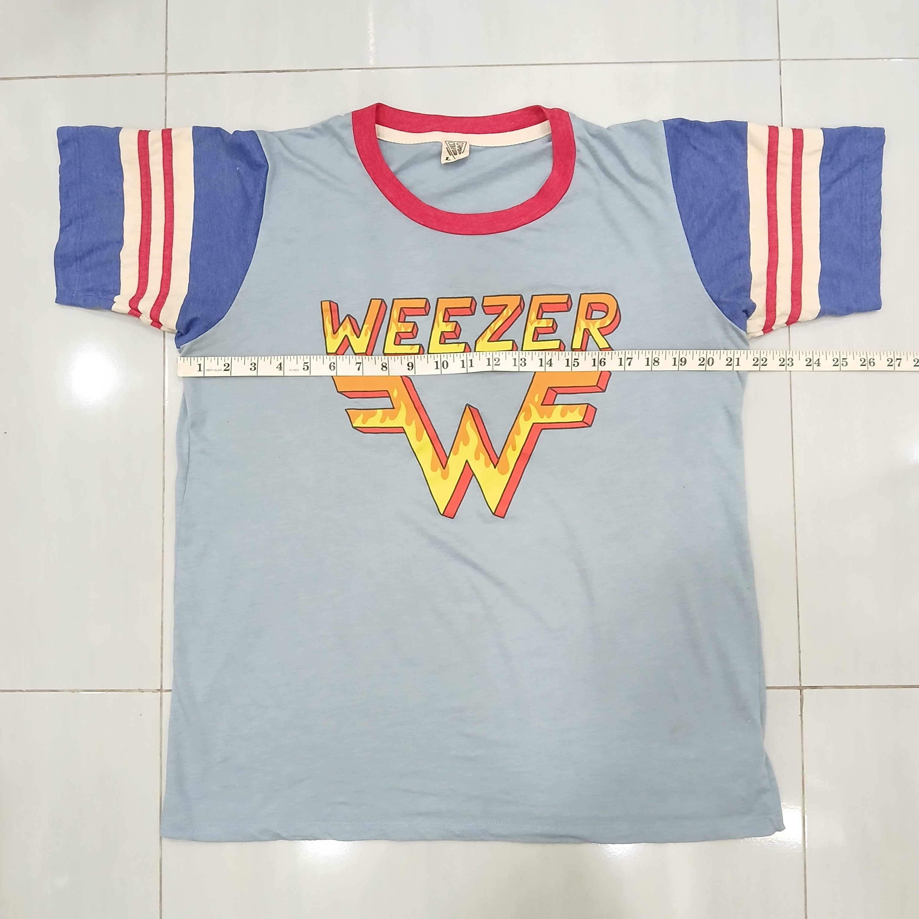 Band Tees WEEZER Band Font Flame Camp Collection Tee Size US L / EU 52-54 / 3 - 7 Thumbnail