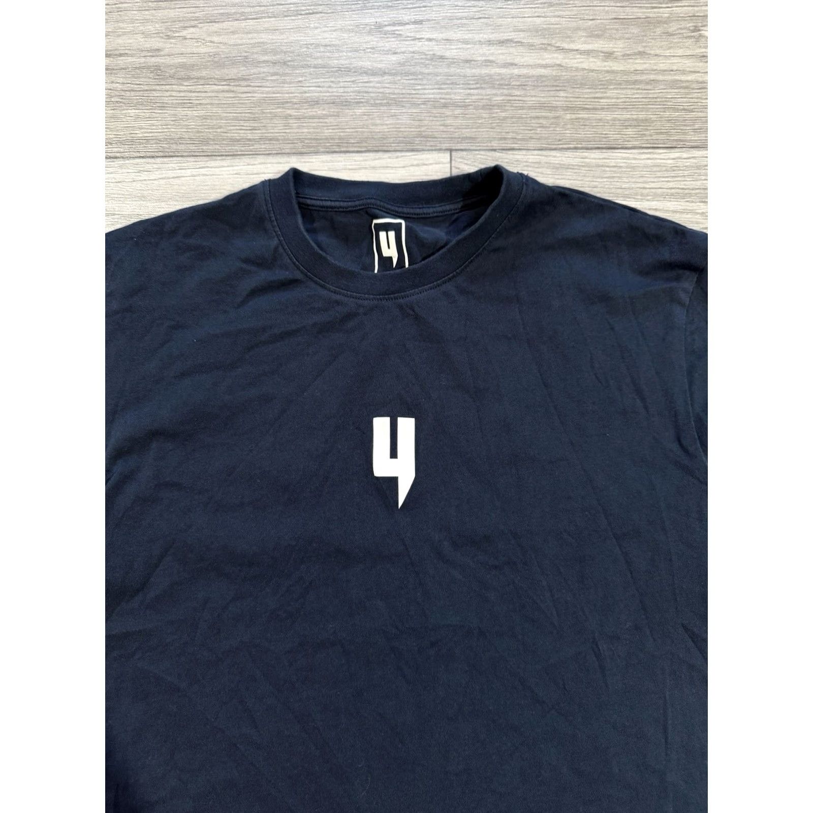 Vintage Yelir World Men’s Navy Blue White Logo T-Shirt Size S Size US S / EU 44-46 / 1 - 5 Thumbnail