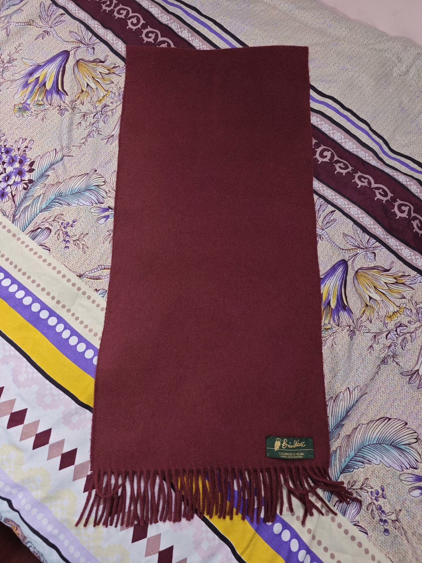 Japanese Brand Brian Weisz Cashmere Scarf in Burgundy Size ONE SIZE - 1 Thumbnail