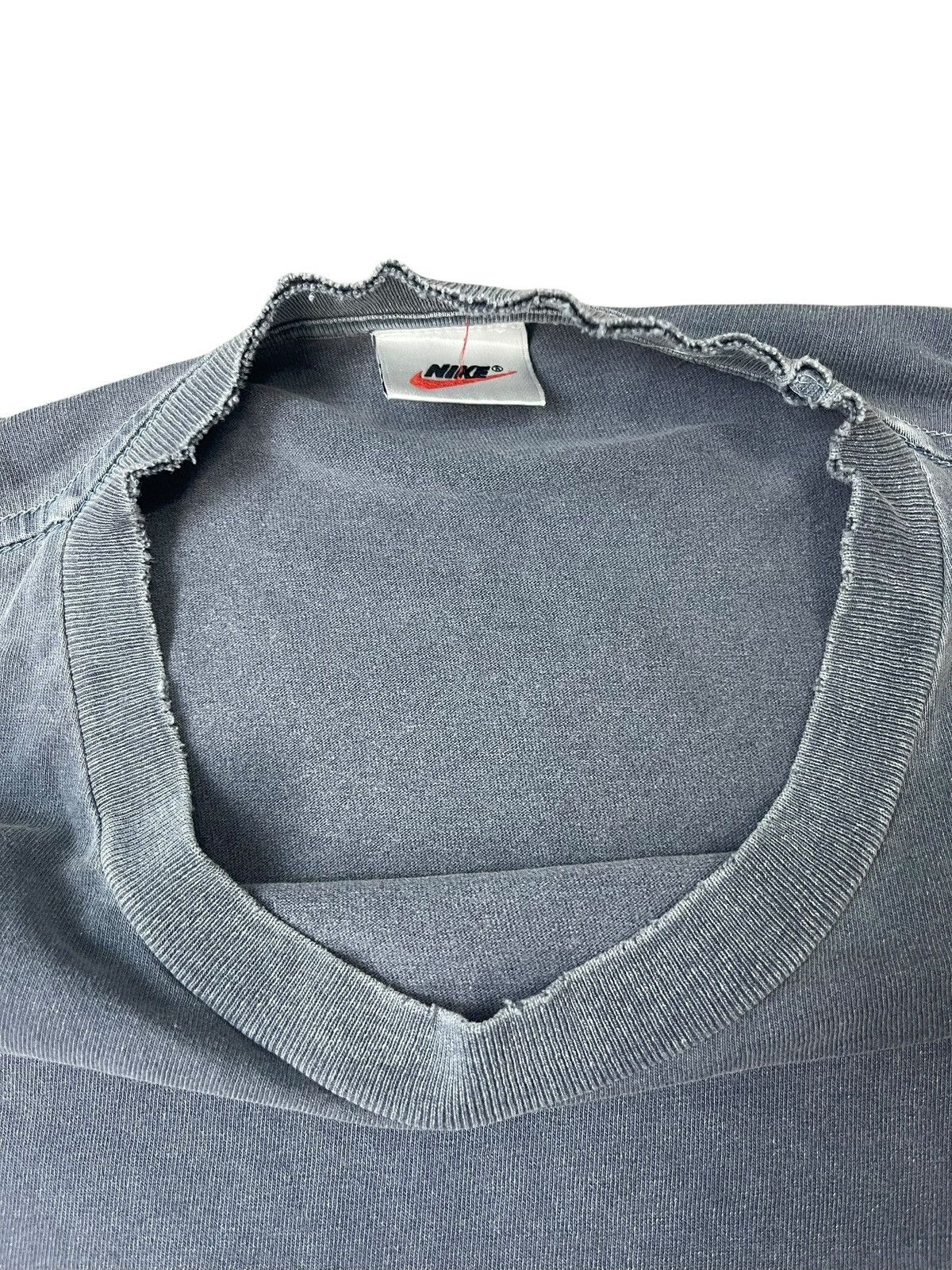 Nike Vintage Nike Swoosh Faded Tshirt Big Logo USA Streetwear Size US L / EU 52-54 / 3 - 6 Thumbnail