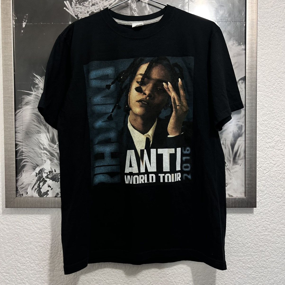 Rap Tees × Rihanna × Vintage RIHANA ANTI TOUR RAP TEE 2016 Size US M / EU 48-50 / 2 - 1 Thumbnail
