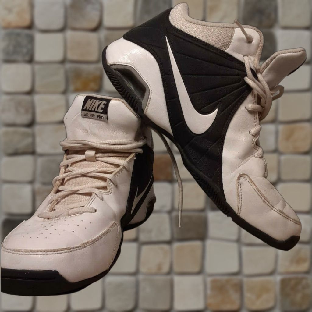 Nike VINTAGE Nike Air Visi Pro Basketball Shirt Men 8.5 Black White 2020 Nike Air Visi Pro Basketball Size US 6 / EU 39 - 1 Thumbnail