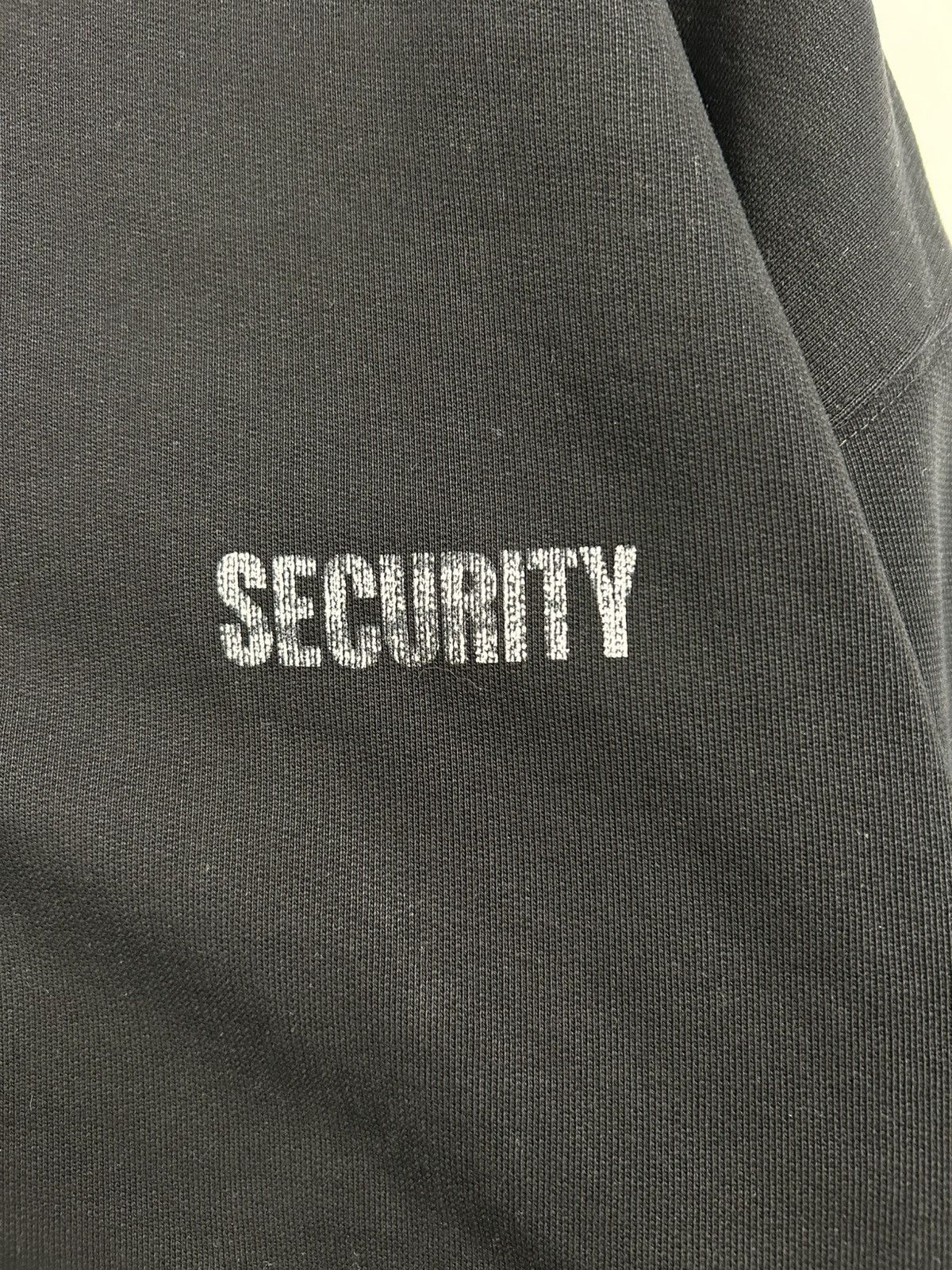 Vetements FW2021 “Security” Heavyweight Crewneck Sweatshirt Size US XL / EU 56 / 4 - 6 Thumbnail