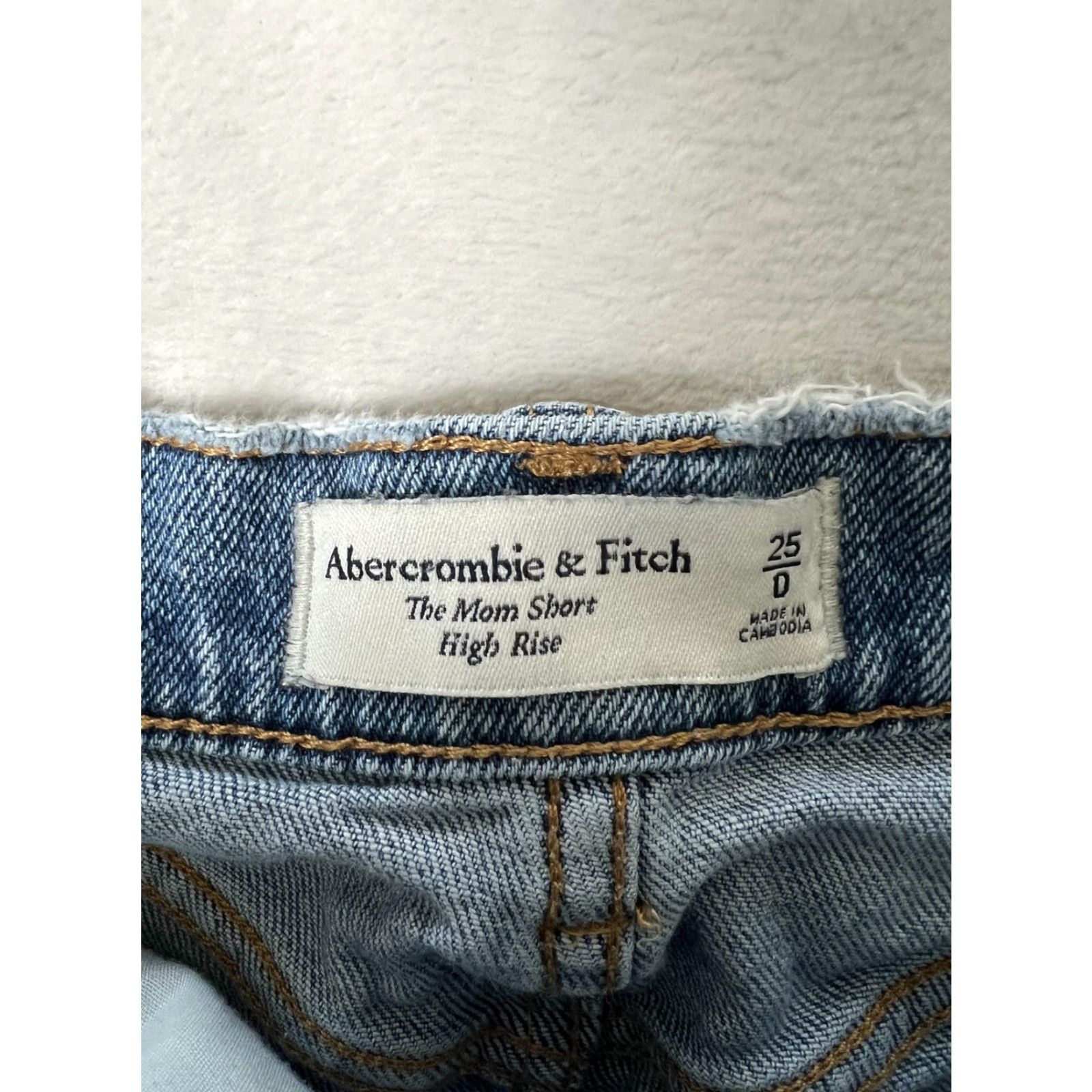 Abercrombie & Fitch Abercrombie & Fitch Shorts Women's 25 Blue Mom Short High Rise Distressed Denim Size 42" / US 20 - 4 Thumbnail