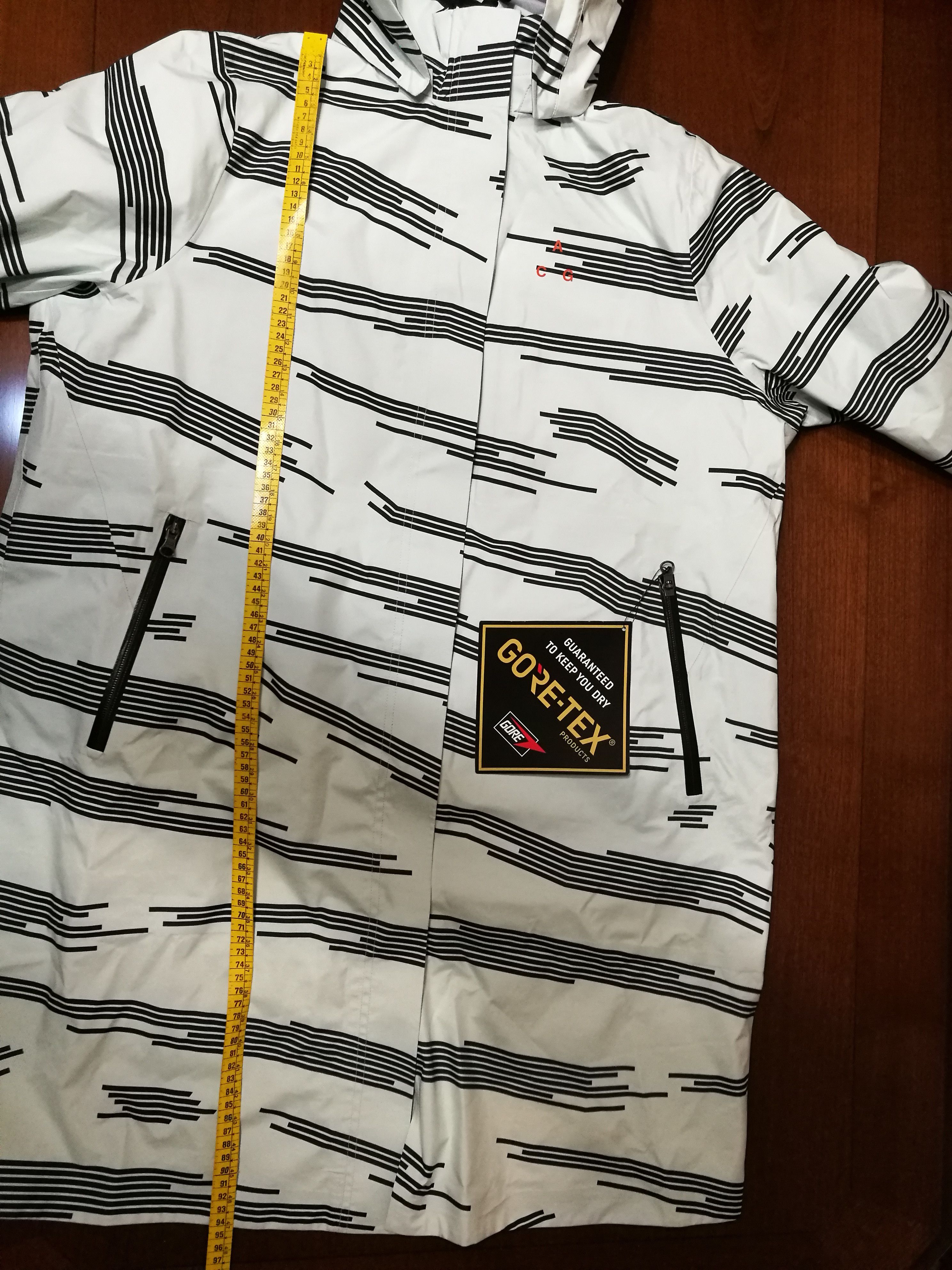 Nike ACG Nikelab ACG GORE-TEX Barely Green Jacket WMNS L 924079-372 Size L / US 10 / IT 46 - 11 Thumbnail