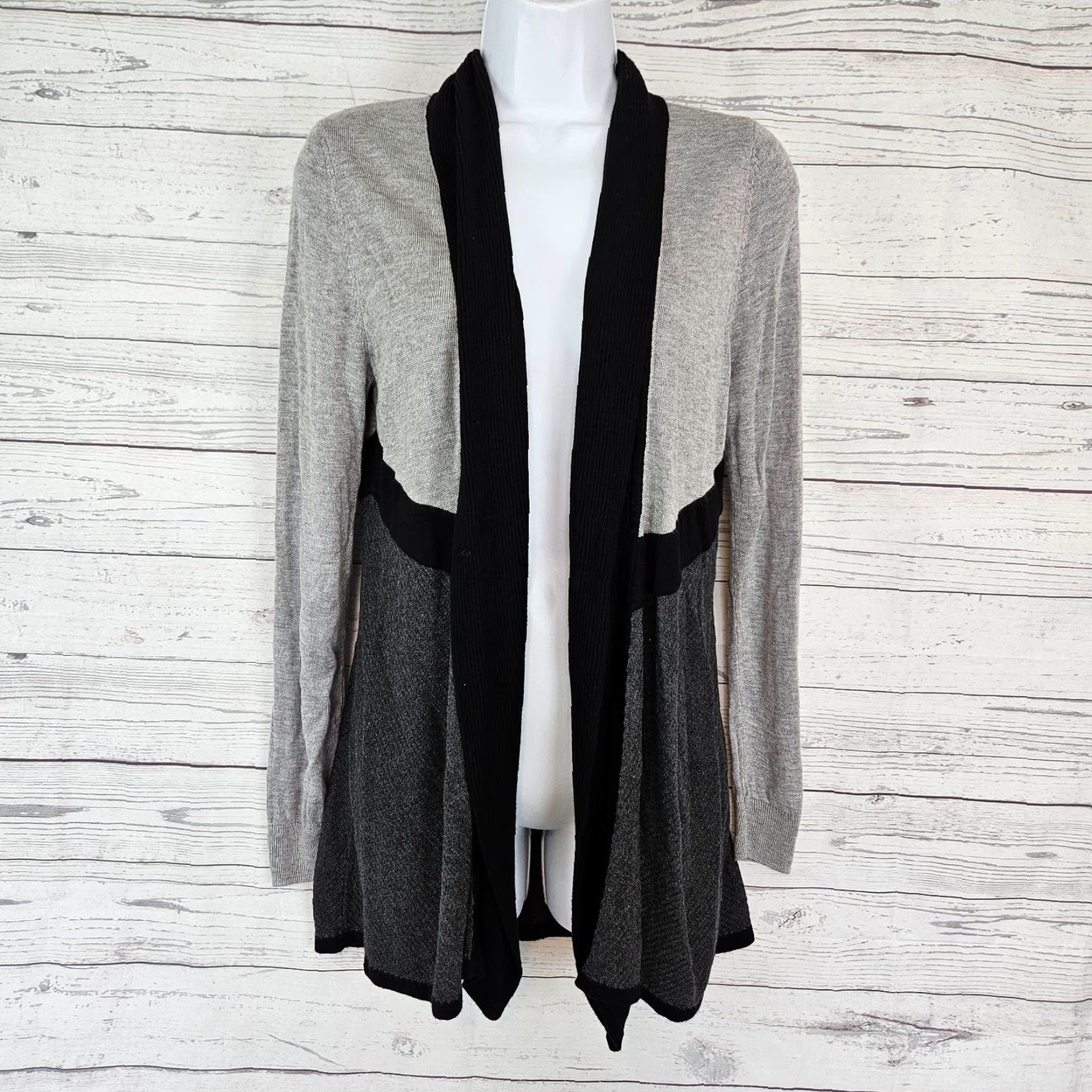 White House Black Market White House Black Market Cardigan Womens Medium Gray Open Front Rayon Knit Sweater Size M / US 6-8 / IT 42-44 - 2 Thumbnail