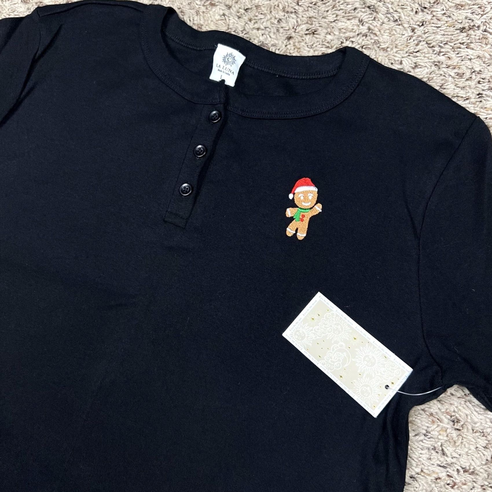 Vintage La Luna Christmas Crop Top T-Shirt Womens Large Embroidered Ginger Bread Cotton Black Short Sleeve Henley 100% Cotton Crew Neck Cropped Size L / US 10 / IT 46 - 4 Thumbnail