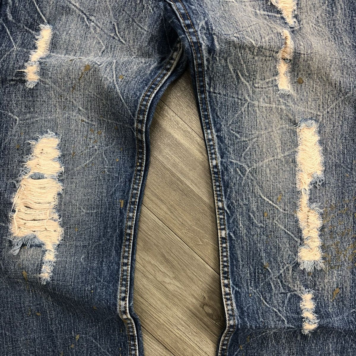 If Six Was Nine × Japanese Brand × Le Grande Bleu (L.G.B.) 2000s Legend Of Glamour Distressed Painted Faded Y2K Jeans Size US 31 - 9 Thumbnail