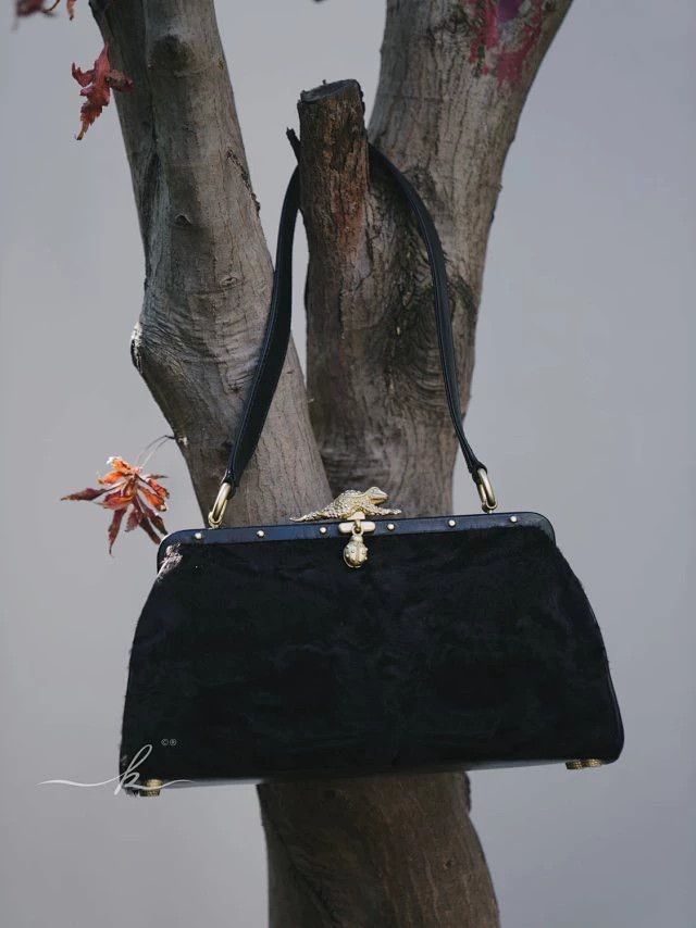 Other Women's BKC 1990s Frog Ladybug Fur Handbag Size ONE SIZE - 1 Thumbnail