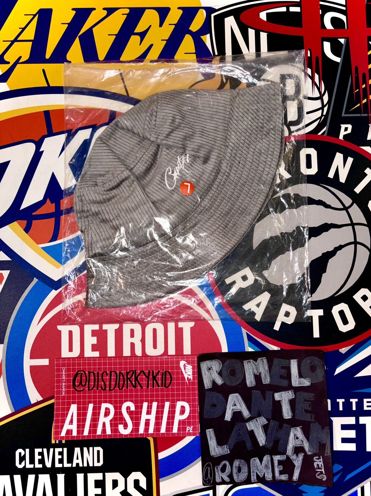 Corteiz Grey Corteiz Corduroy Bucket Hat (Large) Size ONE SIZE - 1 Thumbnail