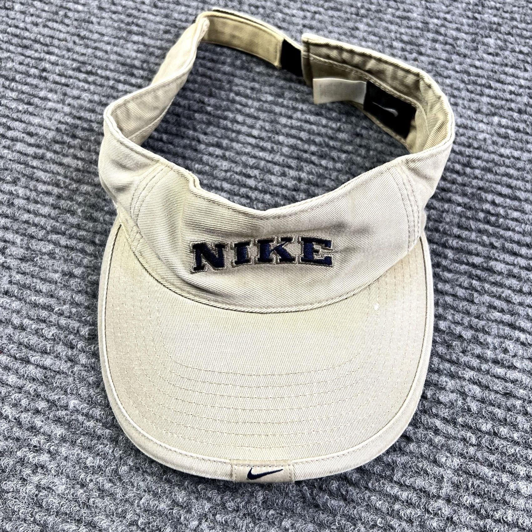 Nike VINTAGE Nike Visor Embroidered Pro-Classics Hat Strapback Adjustable Adult One Size Beige Golf Hat Women/Men? Size ONE SIZE - 7 Thumbnail