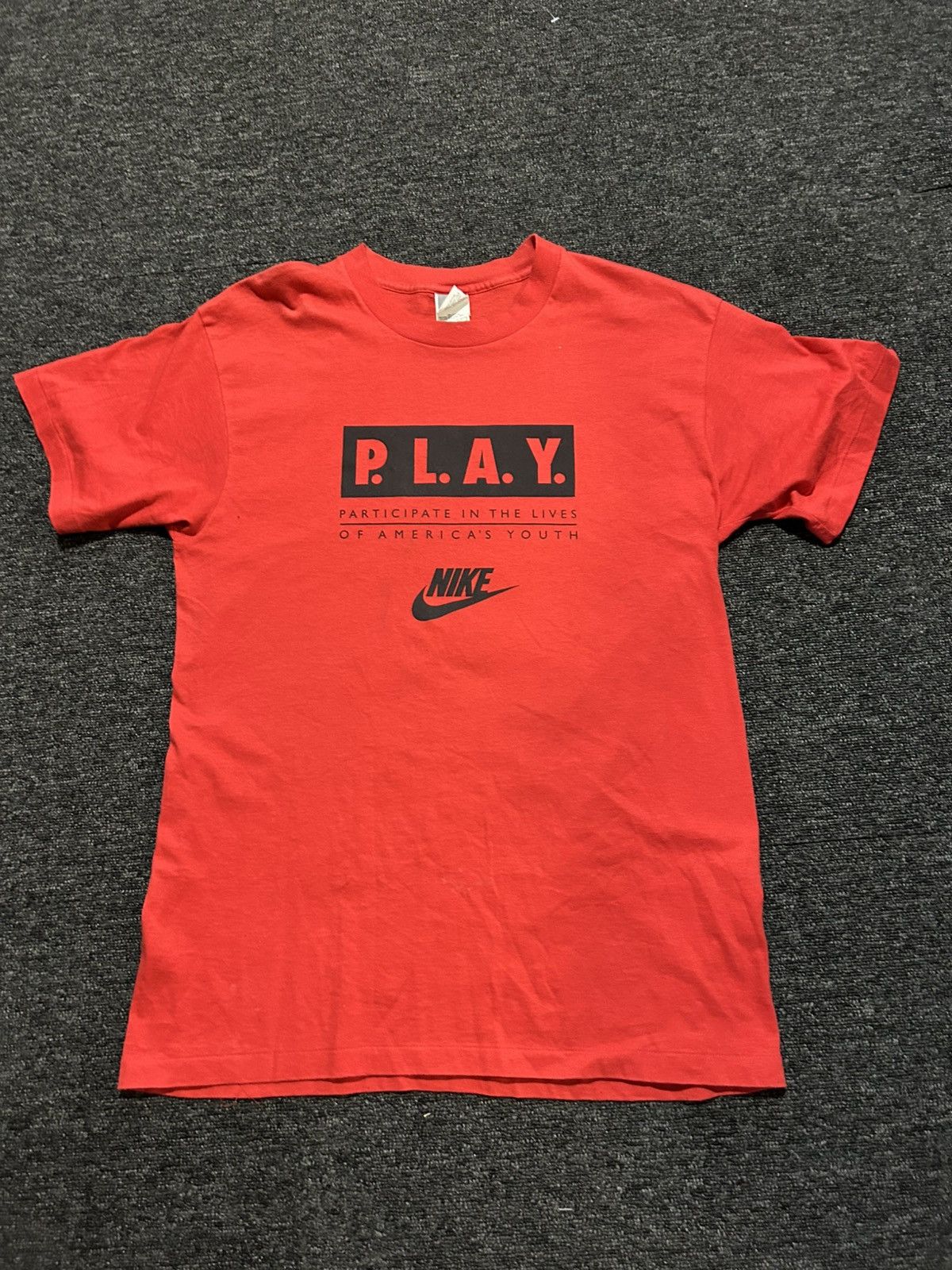Nike × Vintage Vintage Nike PLAY tee shirt Size US L / EU 52-54 / 3 - 1 Thumbnail