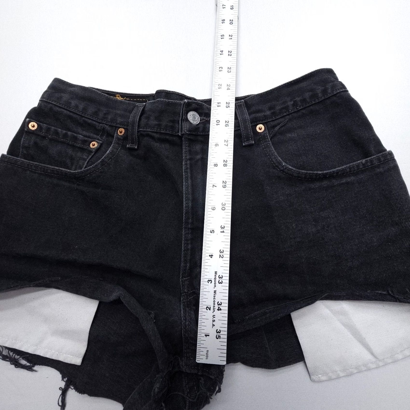 Levi's VINTAGE Levi's 560 Cut-Off Shorts Shirt Women's Black Denim 90s Size 32 Size 24" / US 00 / IT 34 - 5 Thumbnail