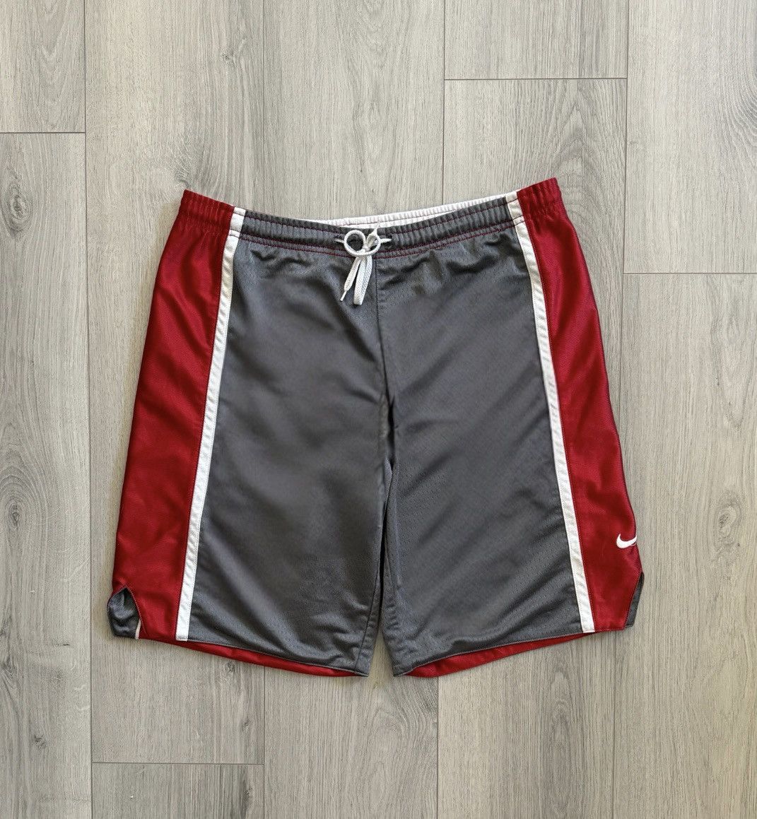 Nike Mid 00s Nike “Hoops” Reversible Red & Gray Basketball Shorts Size US 36 / EU 52 - 5 Thumbnail