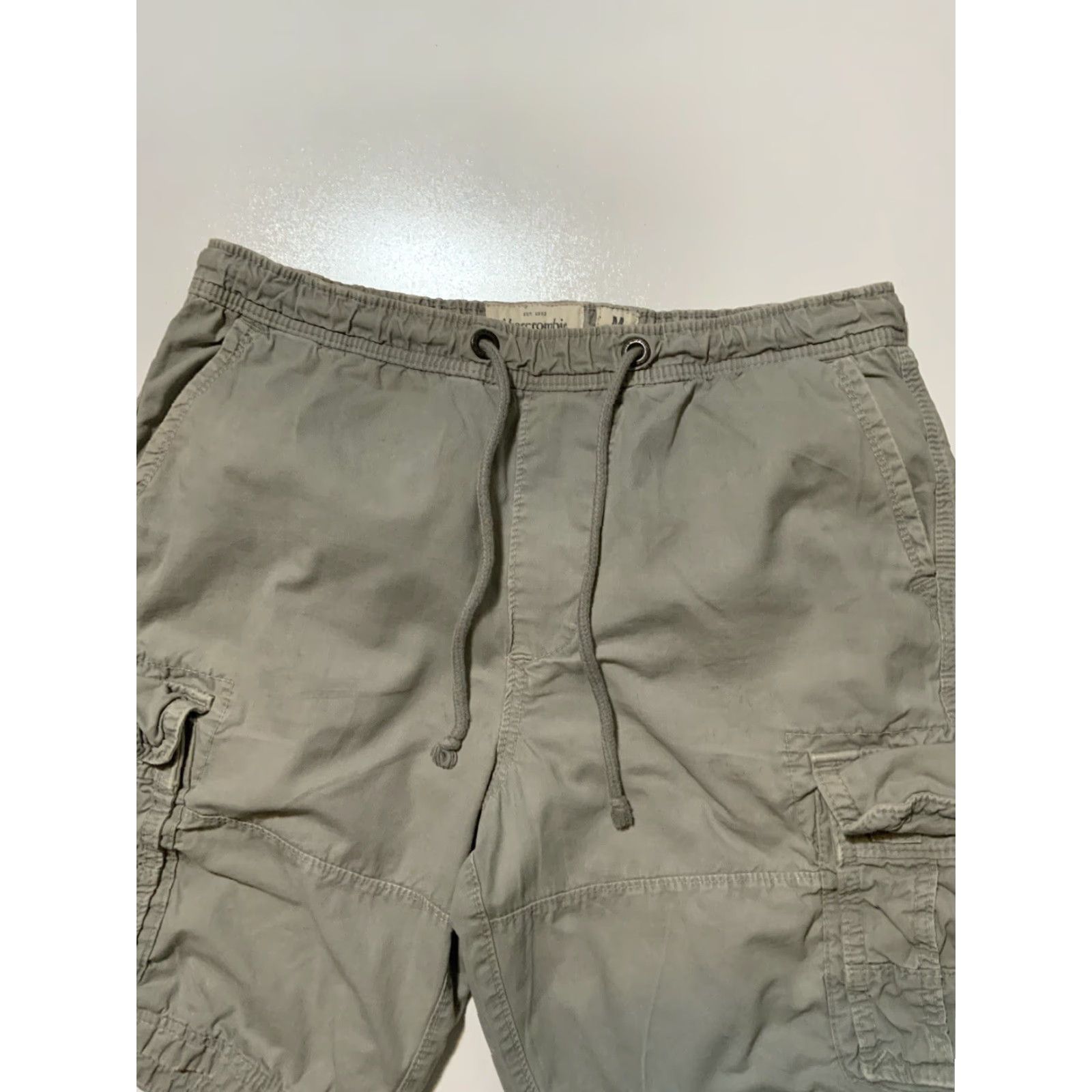Abercrombie & Fitch Abercrombie & Fitch New York Grey Cargo Cotton Twill Drawstring Shorts Sz. M Men Cargo Shorts Grey M Size US 31 - 5 Thumbnail