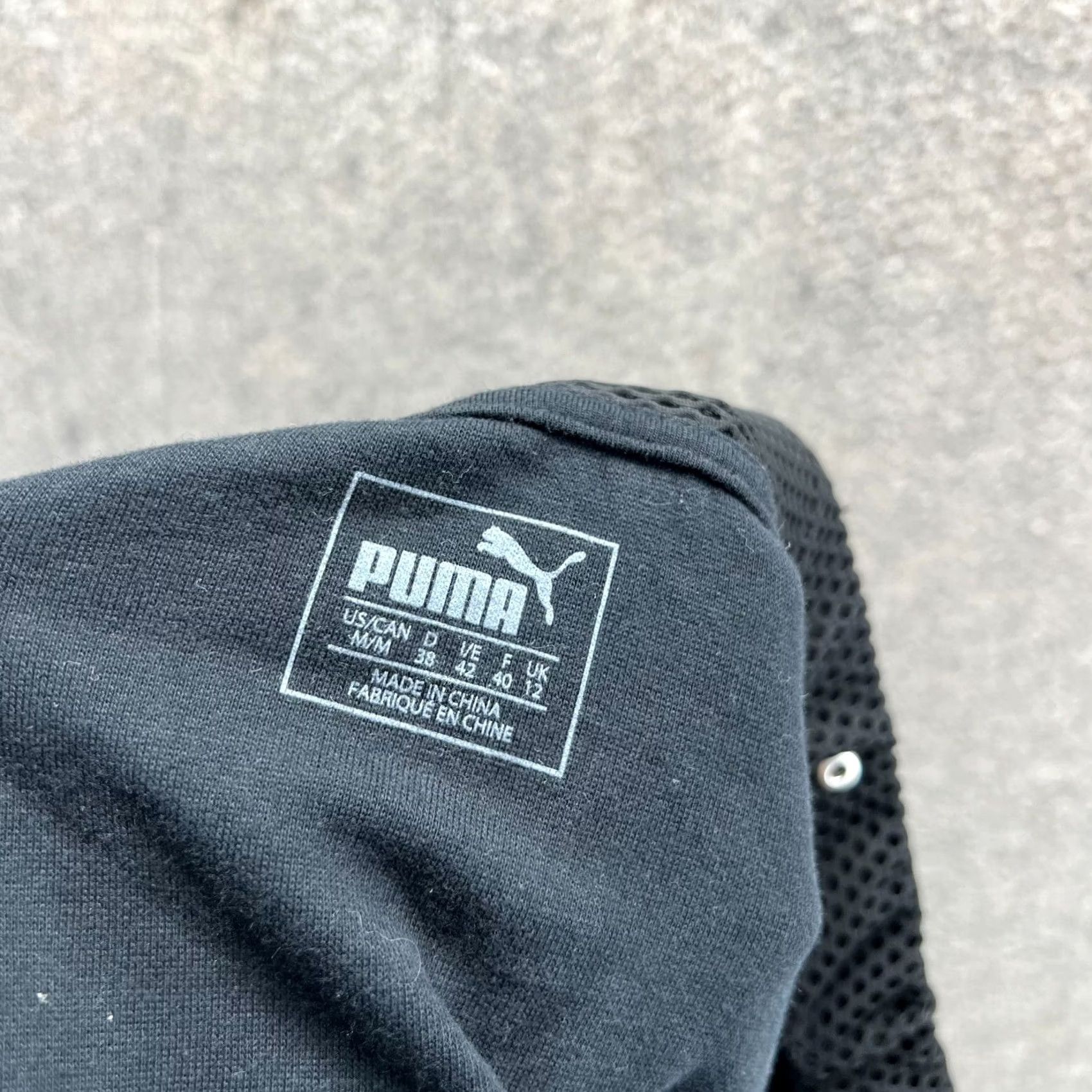 Puma VINTAGE Puma Sweater Women Medium Black Full Zip Cotton Fleece Round Neck Jacket Vtg Size M / US 6-8 / IT 42-44 - 3 Thumbnail