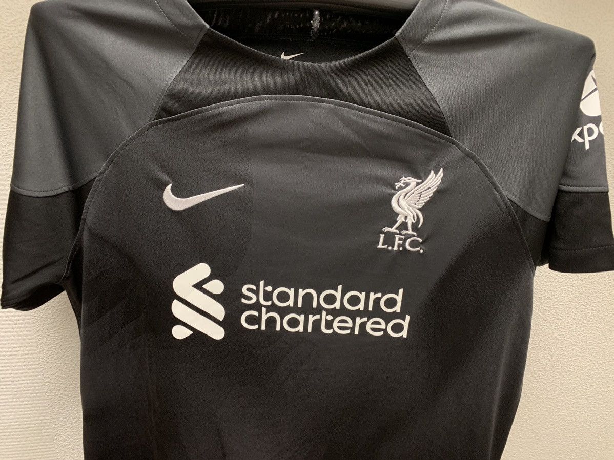 Nike Liverpool Nike soccer jersey LFC L standard chartered Size US L / EU 52-54 / 3 - 6 Thumbnail