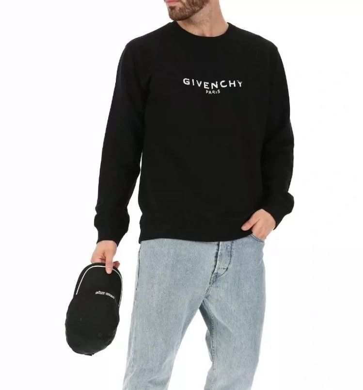 Givenchy Givenchy Black blurred damaged logo sweatshirt / size L Size US L / EU 52-54 / 3 - 9 Thumbnail