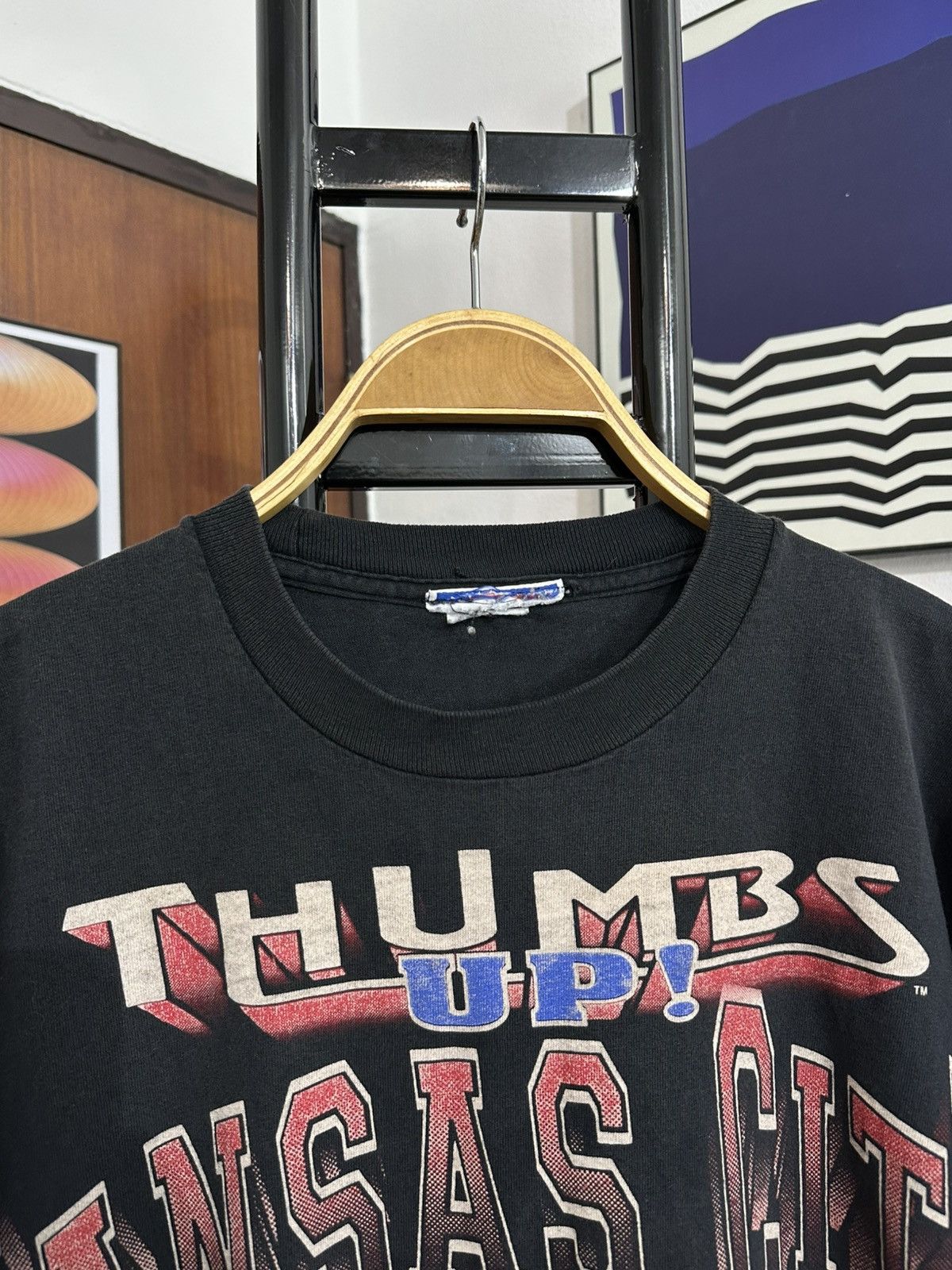 Vintage Vintage 90s Thumbs Up Kansas City Chiefs Football T-Shirt Size US XL / EU 56 / 4 - 5 Thumbnail
