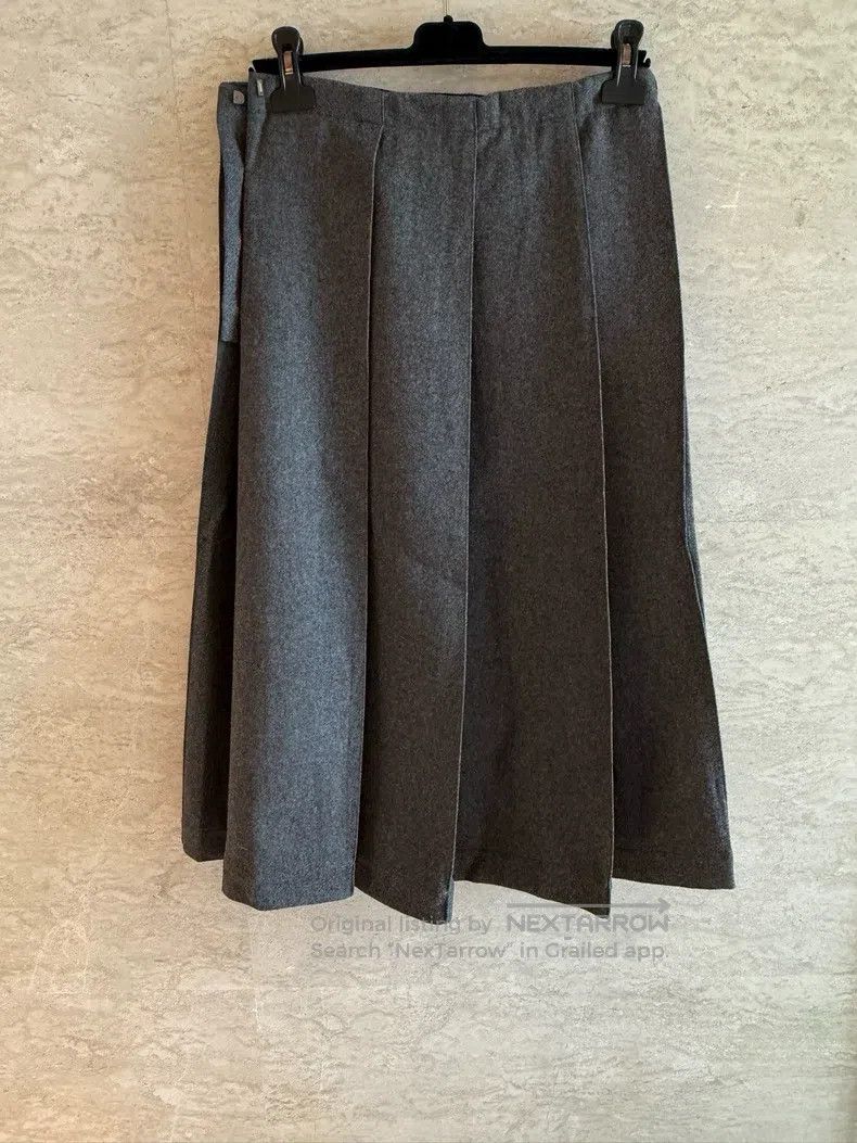 Jil Sander Jil Sander size 34 New Genuine Wool Pleated Skirt Size 27" / US 4 / IT 40 - 4 Thumbnail
