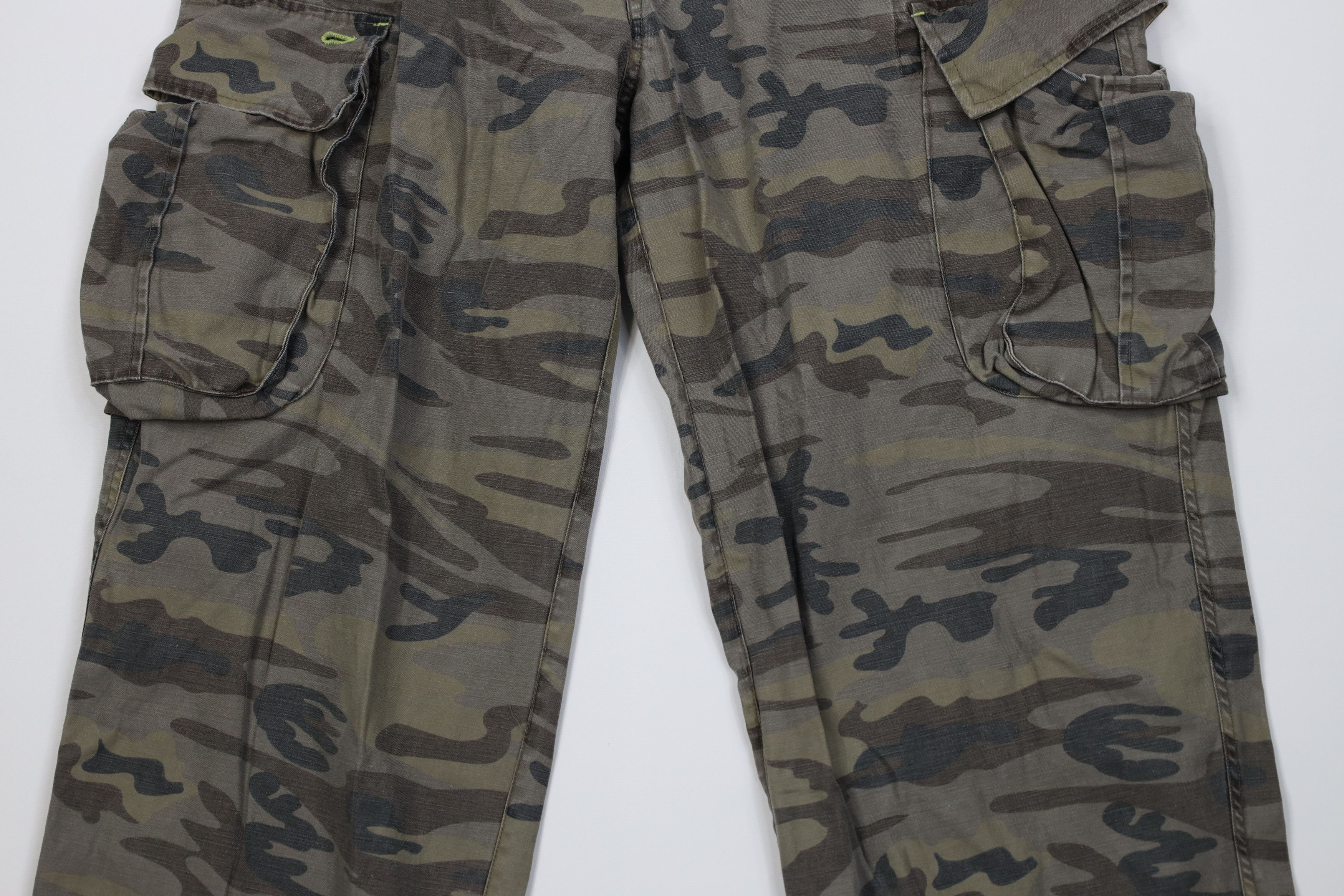 Vintage Vintage Y2K Streetwear Baggy Wide Leg Cargo Pants Camouflage Size US 34 / EU 50 - 3 Thumbnail