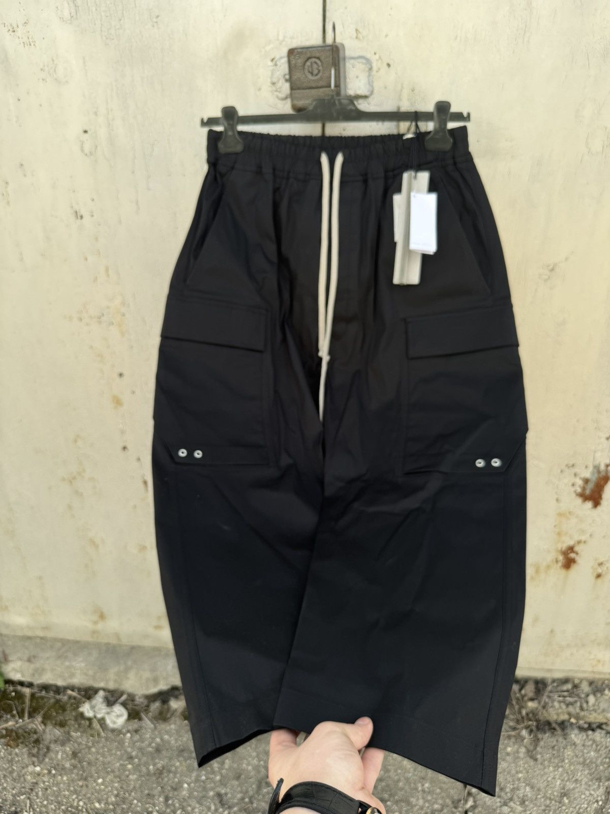 Rick Owens RICK OWENS DRAWSTRING CROPPED PANTS LIDO Size US 36 / EU 52 - 4 Thumbnail