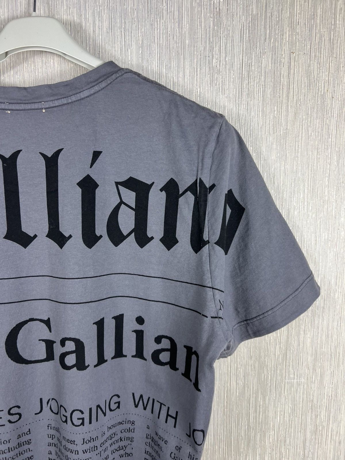 John Galliano John Galliano y2k newspaper gazette full print tee dior Size US XL / EU 56 / 4 - 18 Thumbnail