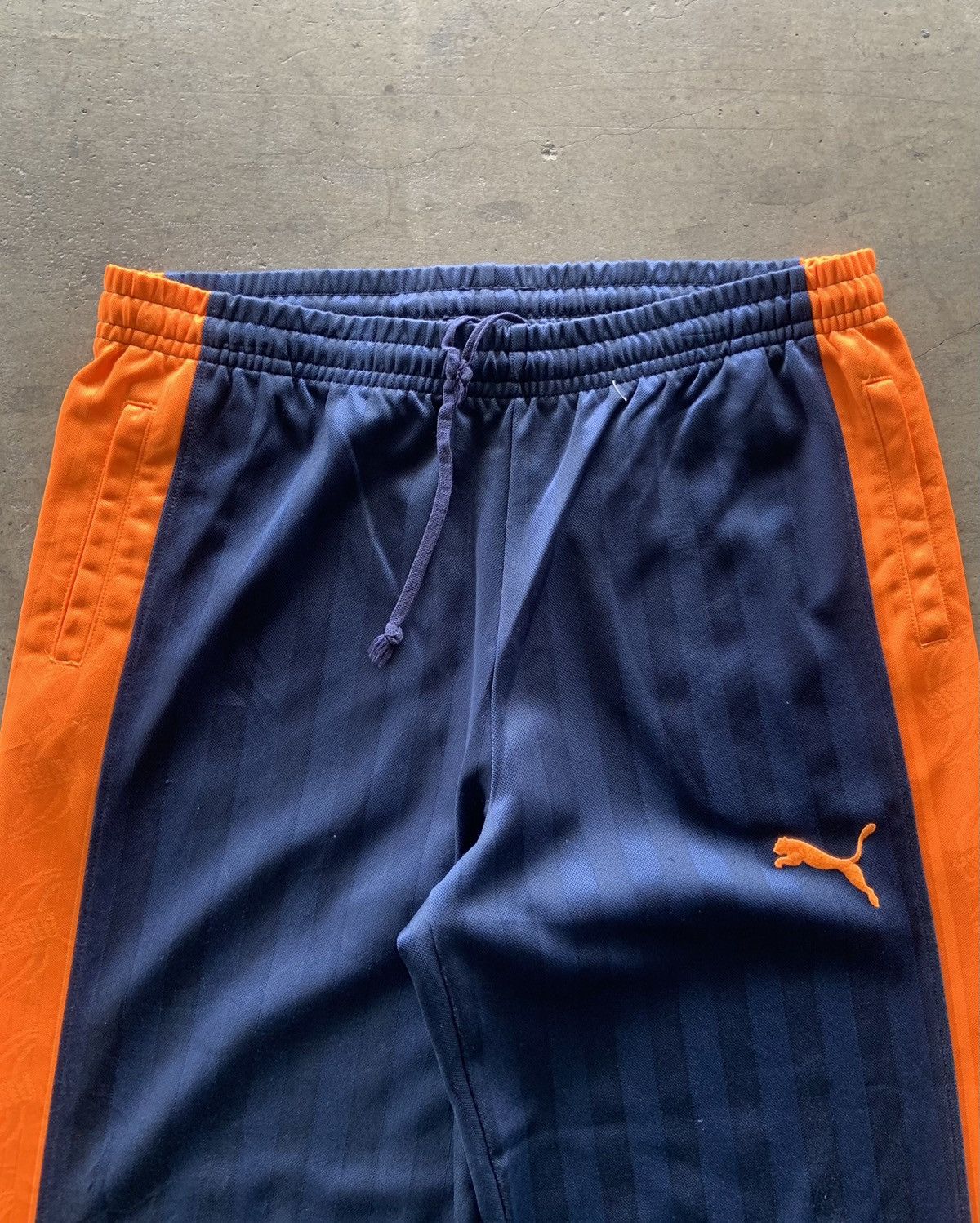 If Six Was Nine × Japanese Brand × Puma 2000s Puma Track Pants Made In Japan Size US 30 / EU 46 - 2 Thumbnail