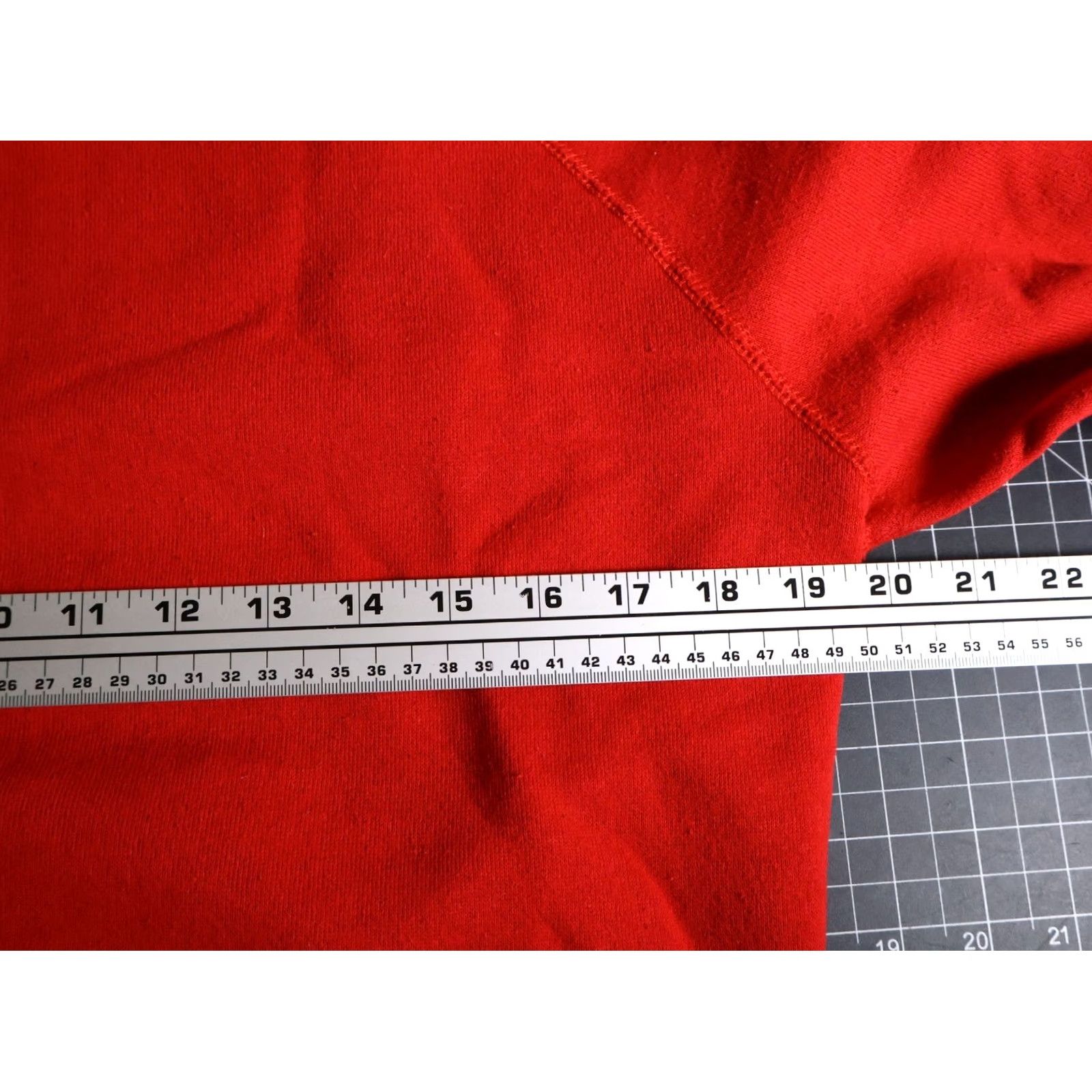 Tultex VINTAGE Tultex Sweatshirt Mens Small Red Crewneck Raglan Sleeve Solid (Large Tag) Size US S / EU 44-46 / 1 - 5 Thumbnail