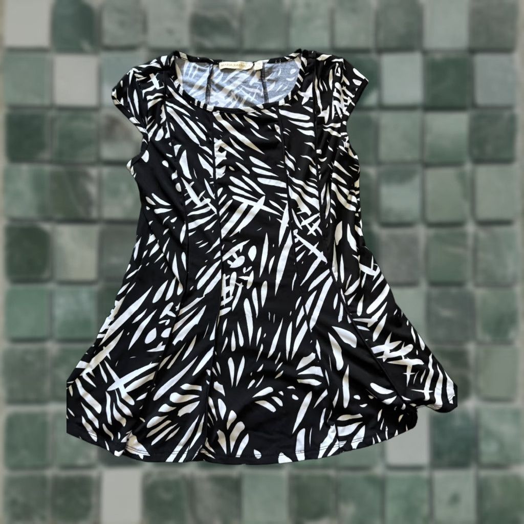 Vintage Maria Gabrielle Top Womens Petite Medium Black Sleeveless Stretchy Fabric Blouse PM Black Womens Petite Medium Sleeveless Top Size M / US 6-8 / IT 42-44 - 1 Thumbnail