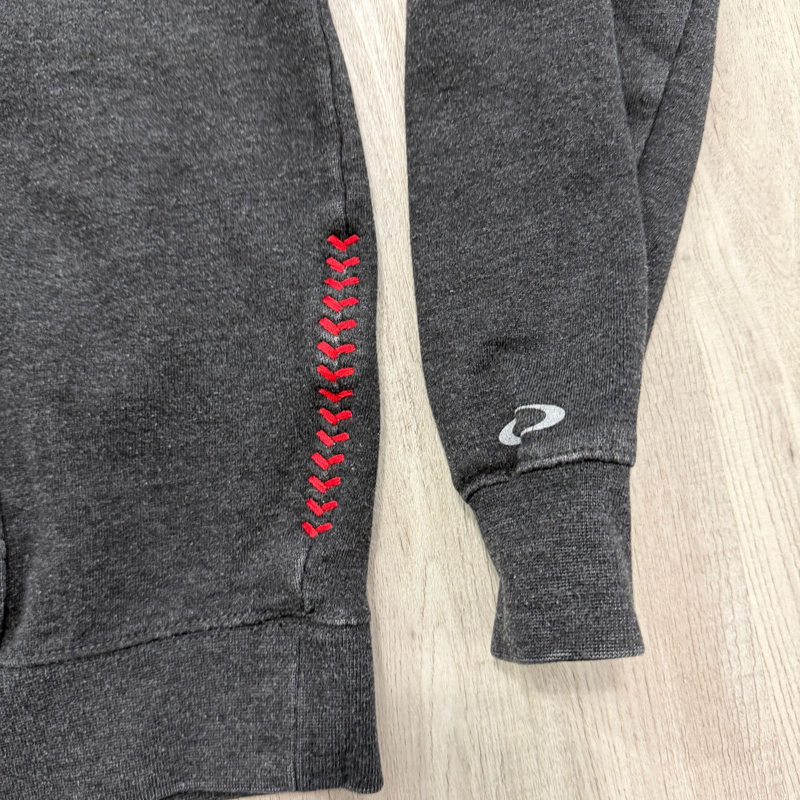 Oakley Oakley New York Yankees Hoodie Men's XL Gray Center Logo Size US XL / EU 56 / 4 - 4 Thumbnail
