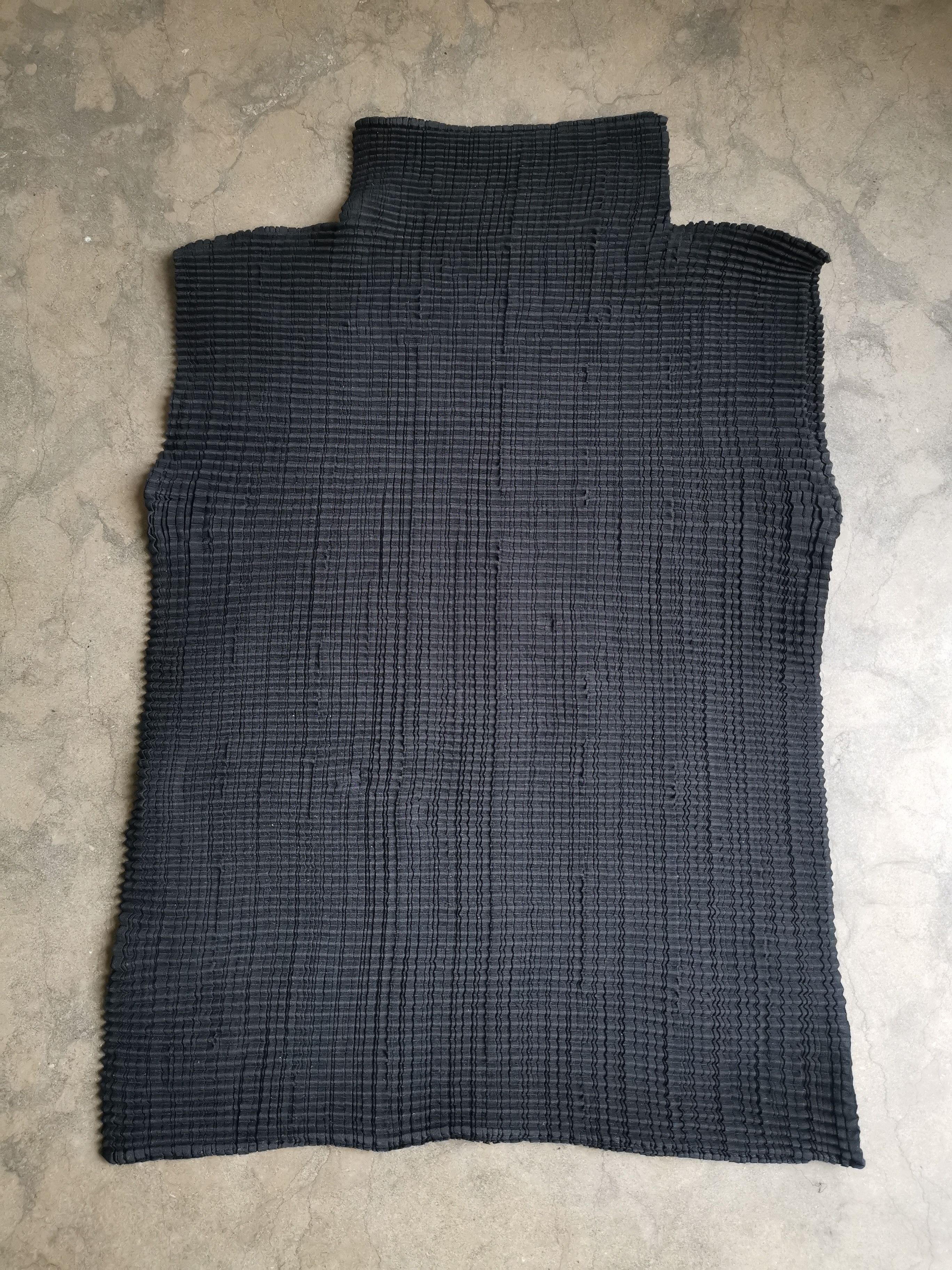 Image of Issey Miyake Top in Black, Women's (Size Small)