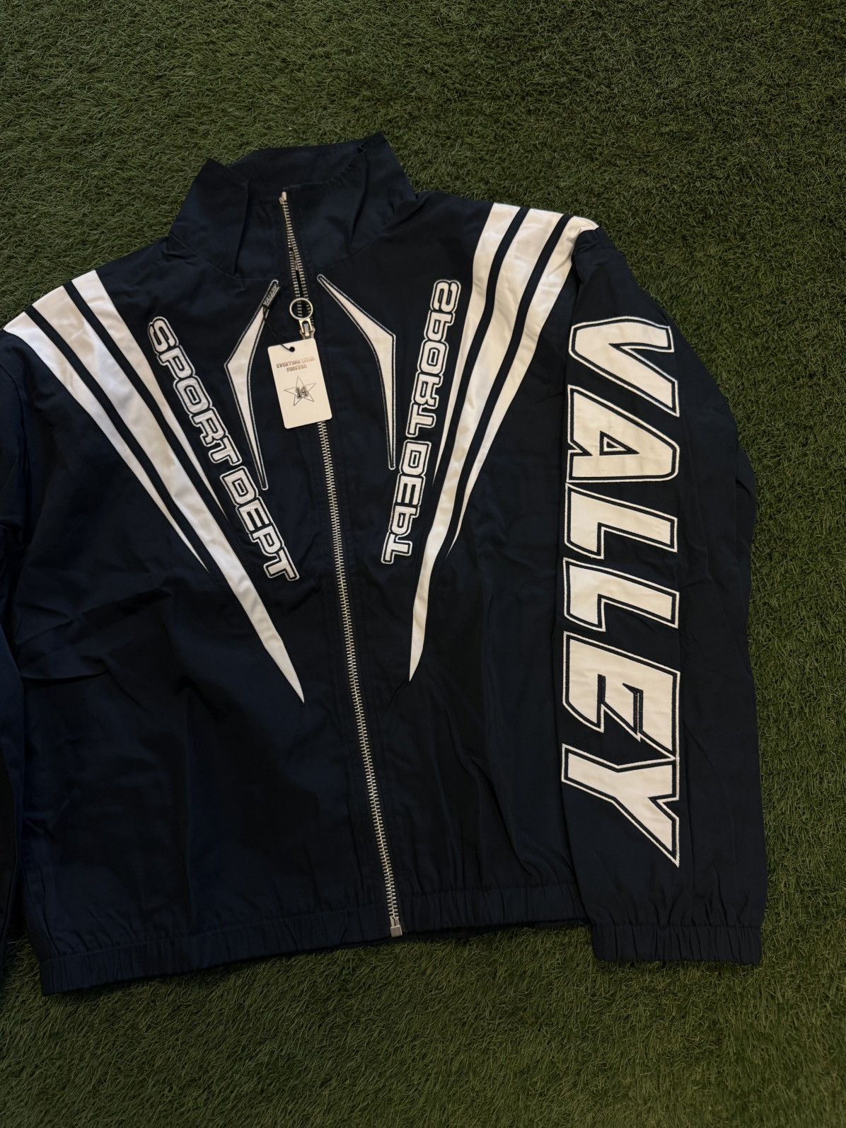 Vale Valley Track Jacket Size (S) Brand New Blue Size US S / EU 44-46 / 1 - 3 Thumbnail