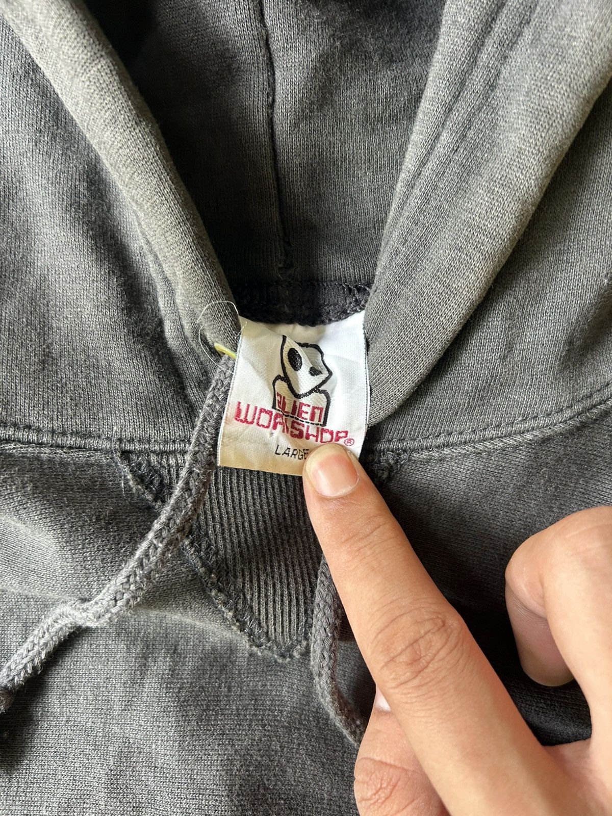 Vintage Rare Vintage Alien Workshop Skate Hoodie Size US L / EU 52-54 / 3 - 5 Thumbnail