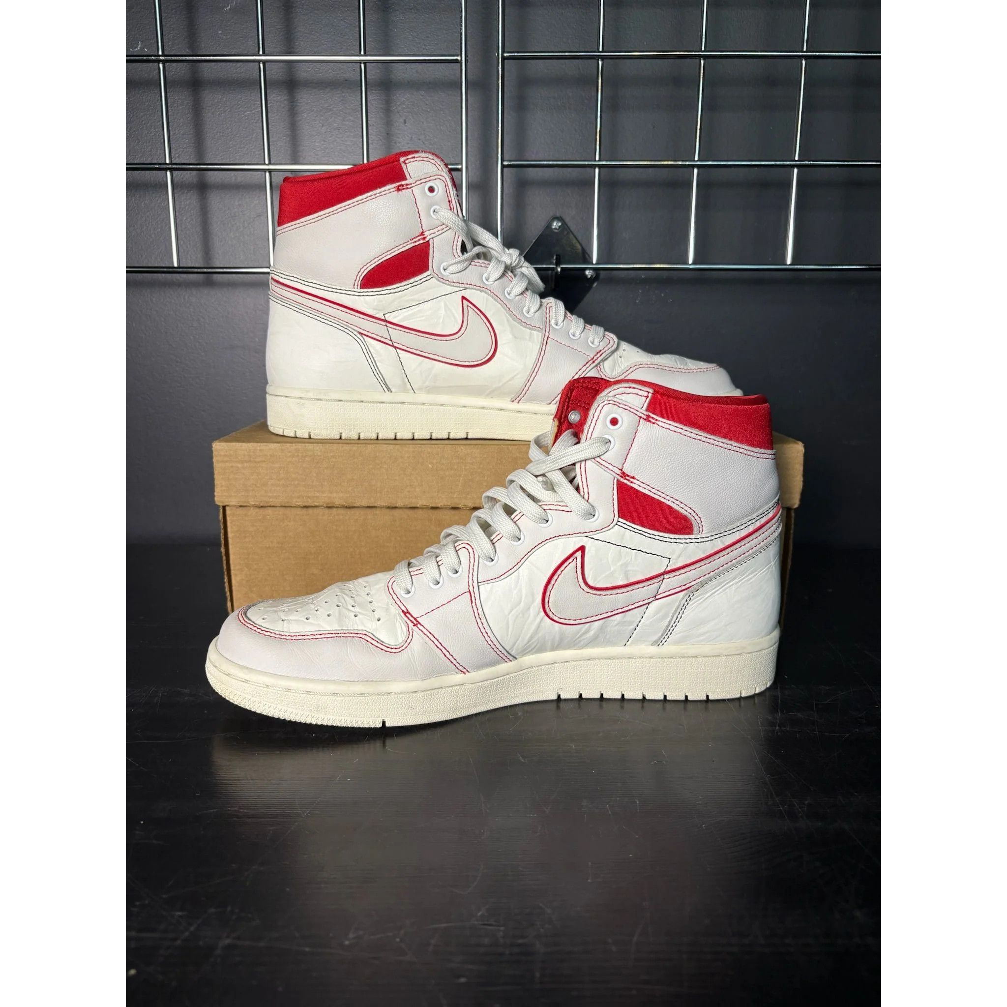 Jordan Brand Air Jordan 1 Retro High "Phantom Gym Red" **PRE-OWNED** REP. BOX - Size 12 Size US 12 / EU 45 - 2 Thumbnail