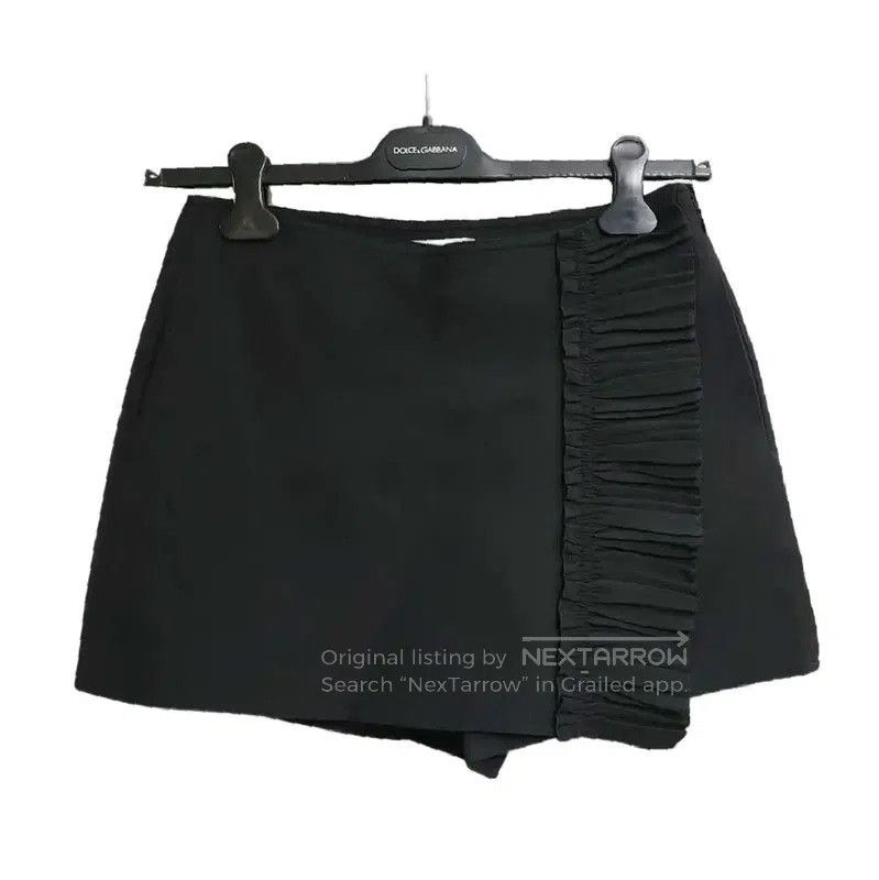 Valentino Valentino Black Wool Women's Shorts . Size 37" - 1 Thumbnail