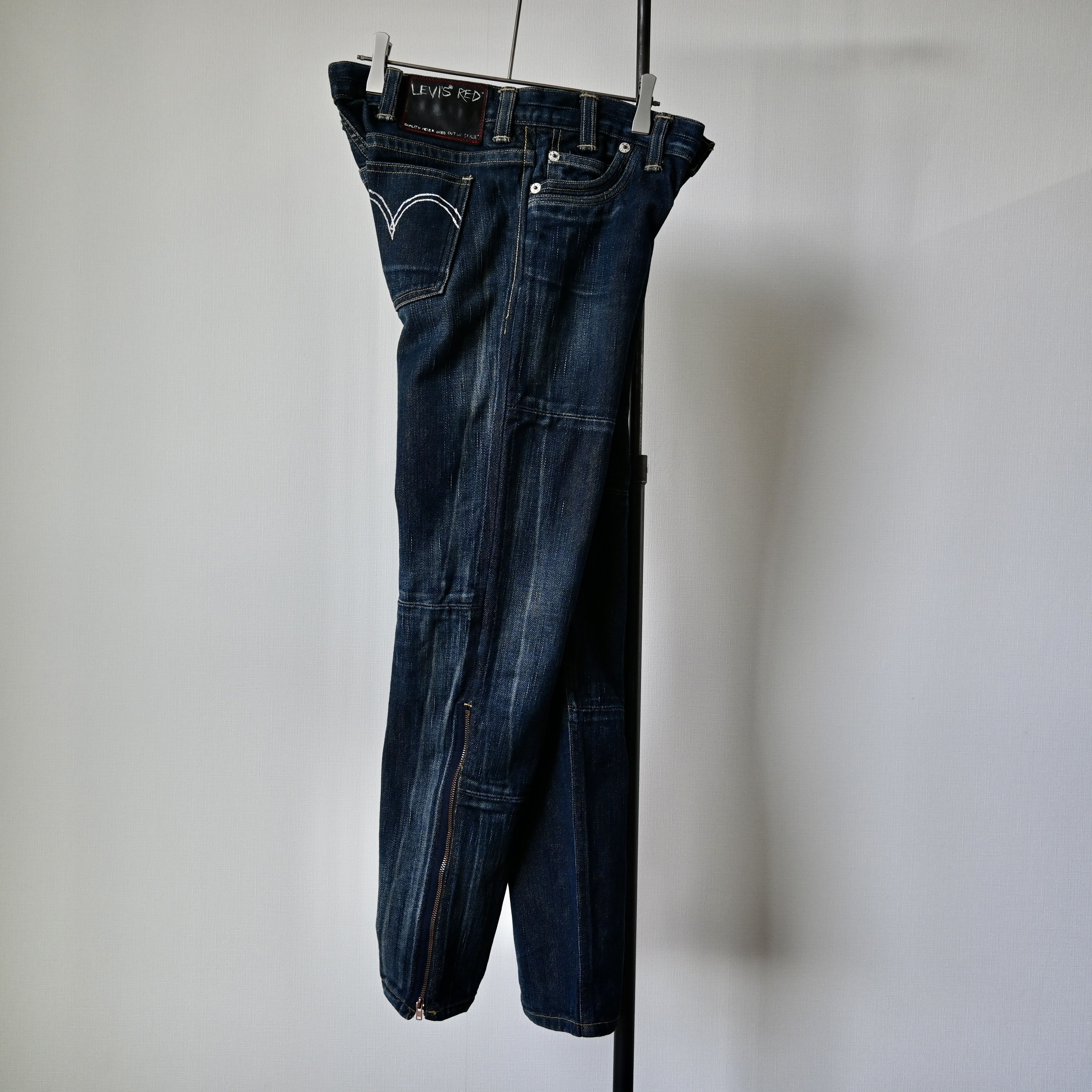 Levi's VTG, 2004 Levi's RED patchwork slim jeans, zippered leg Size 29" - 20 Thumbnail