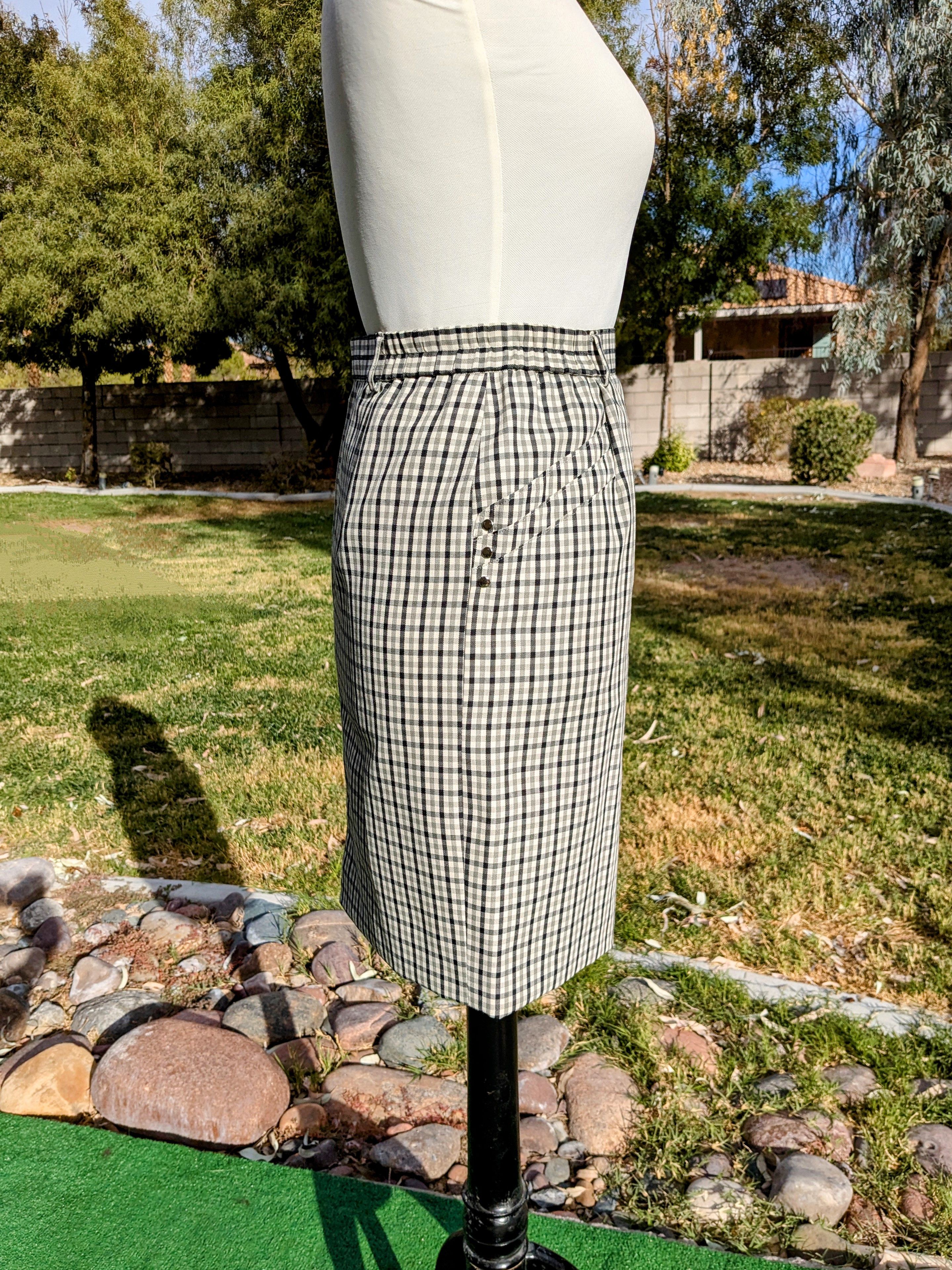 Vintage Sudo Vintage Japanese Ivory Plaid Petite Pockets Midi Skirt Size 25" / US 0 / IT 36 - 3 Thumbnail